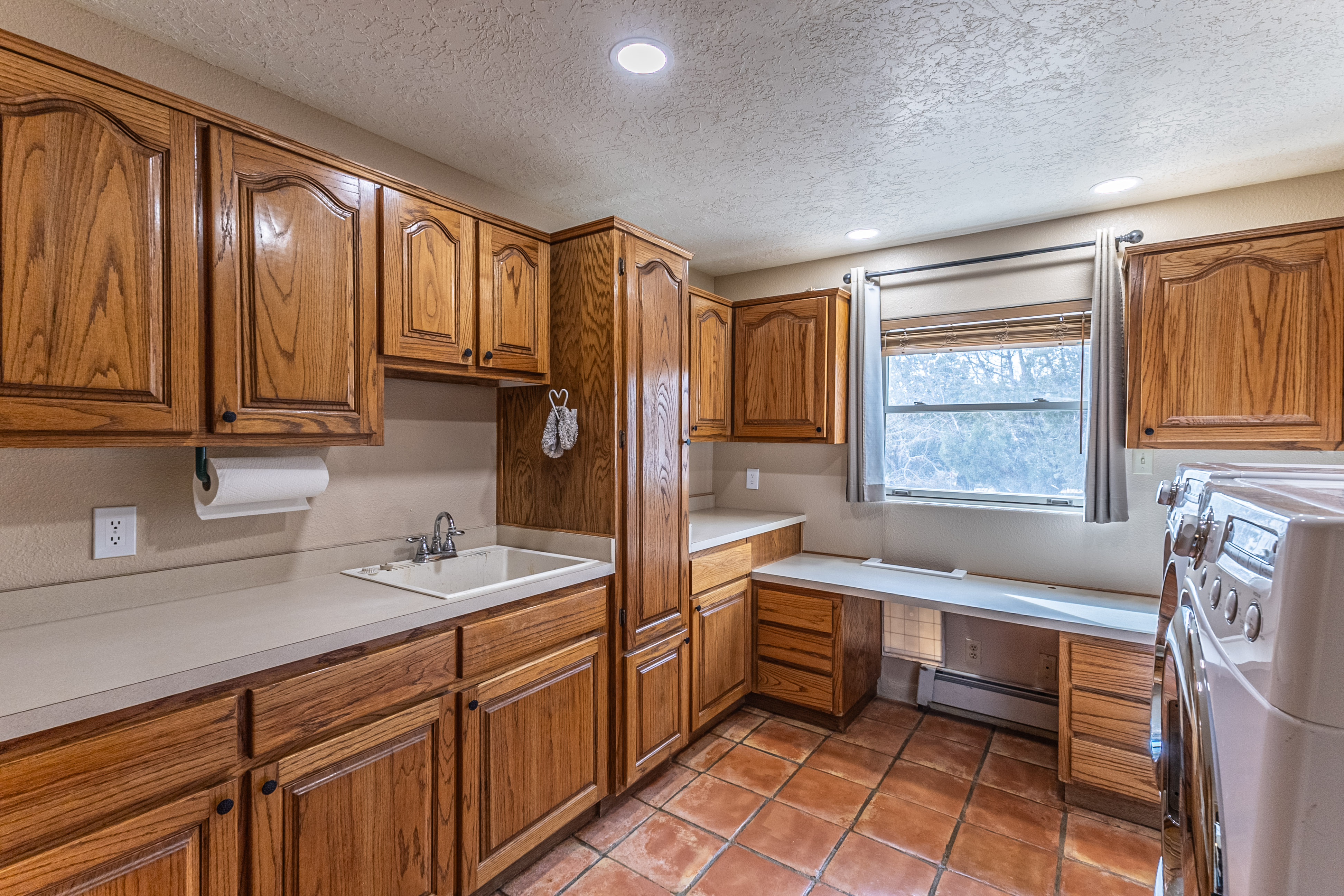 Farmington, New Mexico, 87402, United States, 4 Bedrooms Bedrooms, ,3 BathroomsBathrooms,Residential,For Sale,1995445