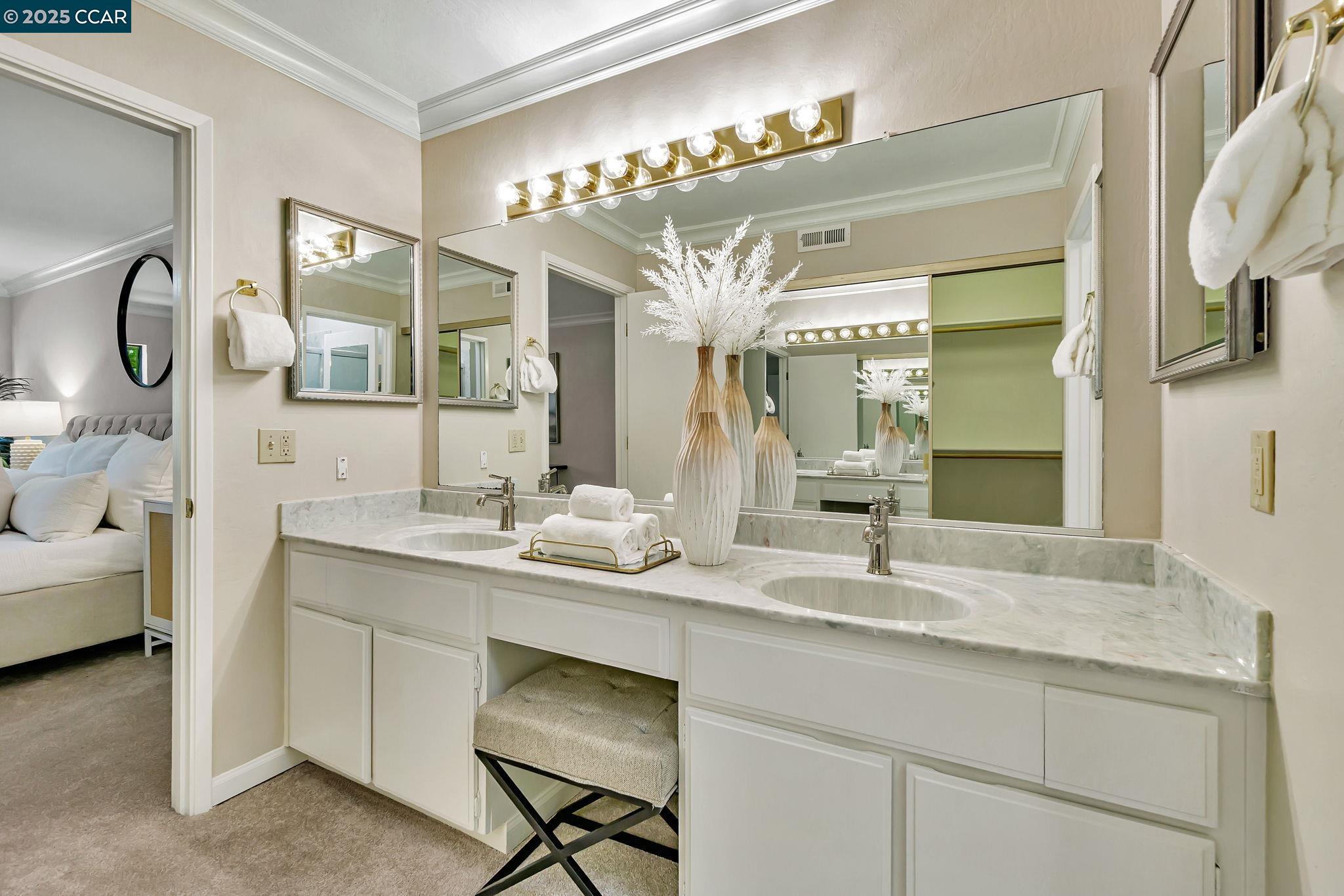 Walnut Creek, California, 94595, United States, 3 Bedrooms Bedrooms, ,2 BathroomsBathrooms,Residential,For Sale,1924398