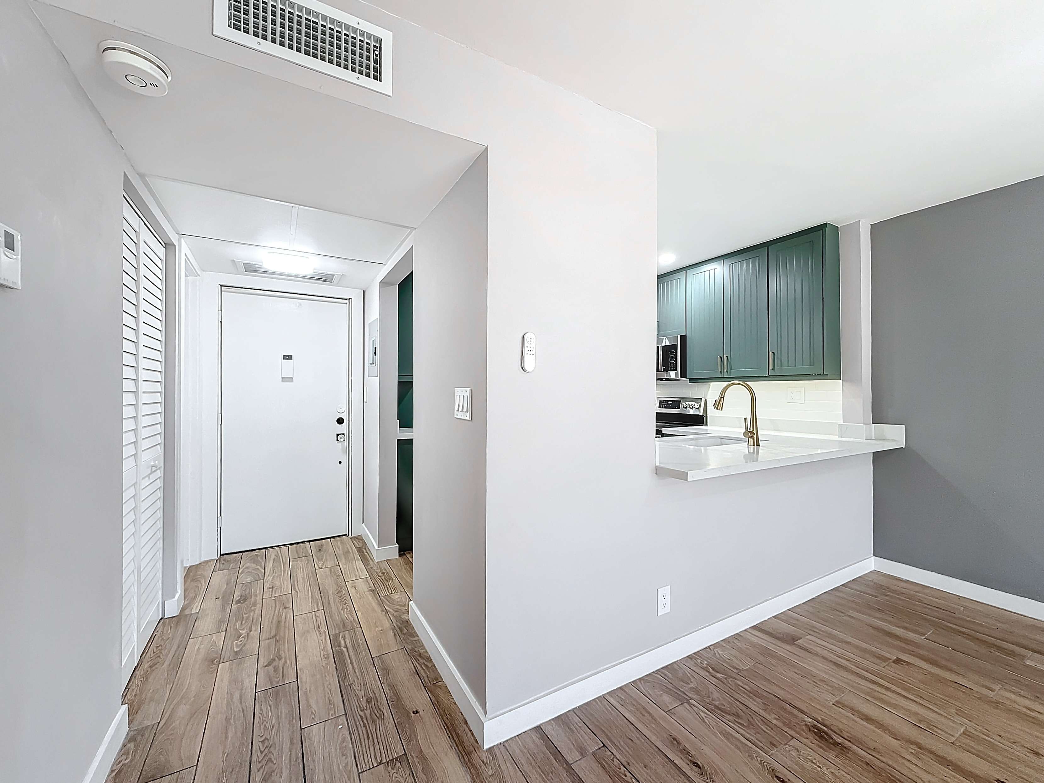  8818 W Mcnab Road, Tamarac, FL, 33321 - 物件實景