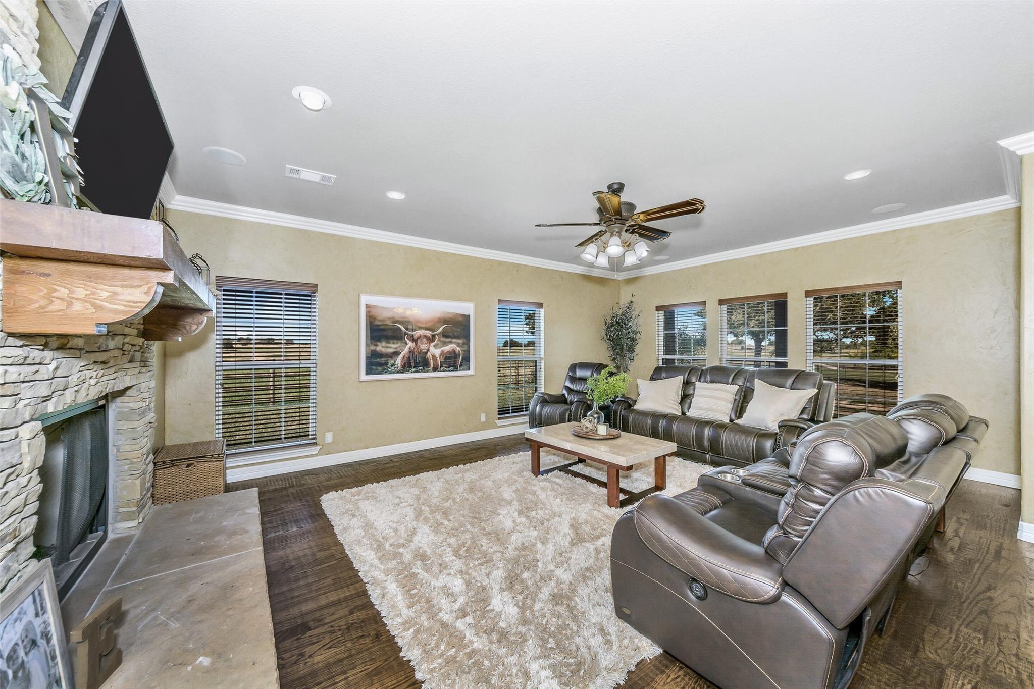 Boyd, Texas, 76023, United States, 4 Bedrooms Bedrooms, ,4 BathroomsBathrooms,Residential,For Sale,1981512