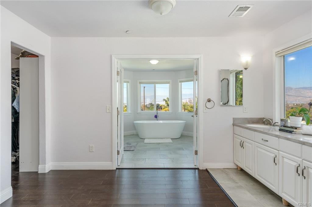 Redlands, California, 92373, United States, 4 Bedrooms Bedrooms, ,3 BathroomsBathrooms,Residential,For Sale,1824077