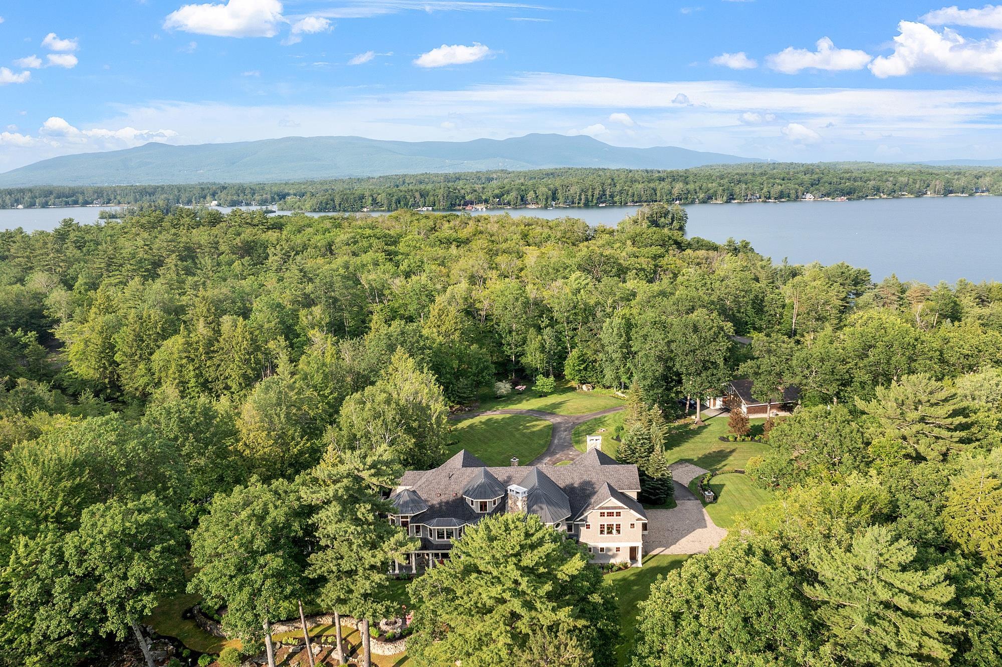 Meredith, New Hampshire, 03253, United States, 7 Bedrooms Bedrooms, ,6 BathroomsBathrooms,Residential,For Sale,1897806