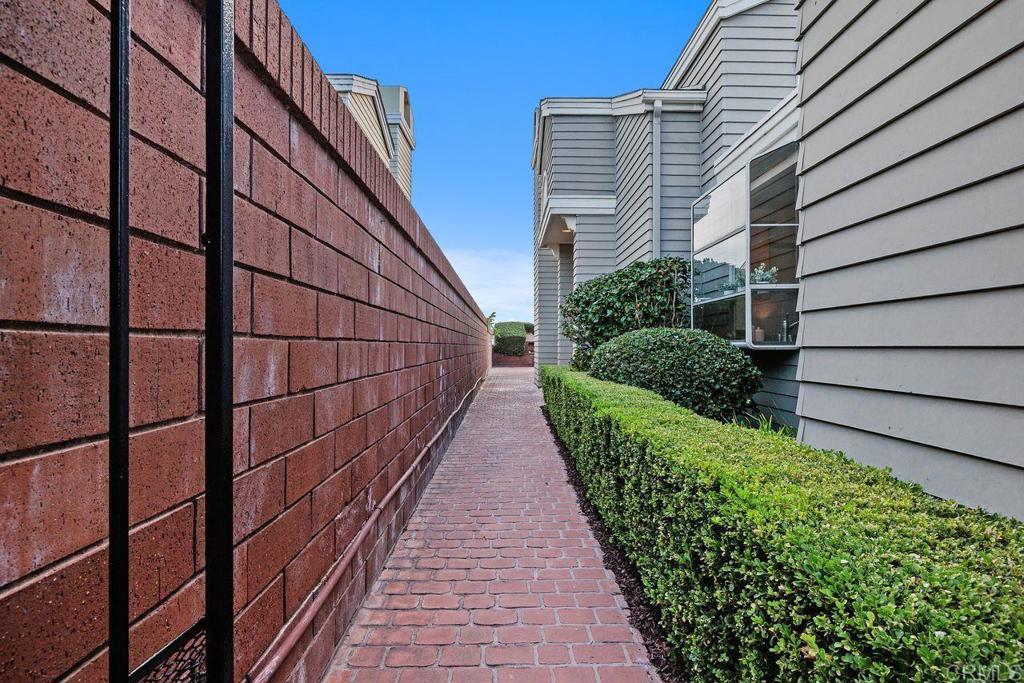 Carlsbad, California, 92011, United States, 3 Bedrooms Bedrooms, ,2 BathroomsBathrooms,Residential,For Sale,1941594