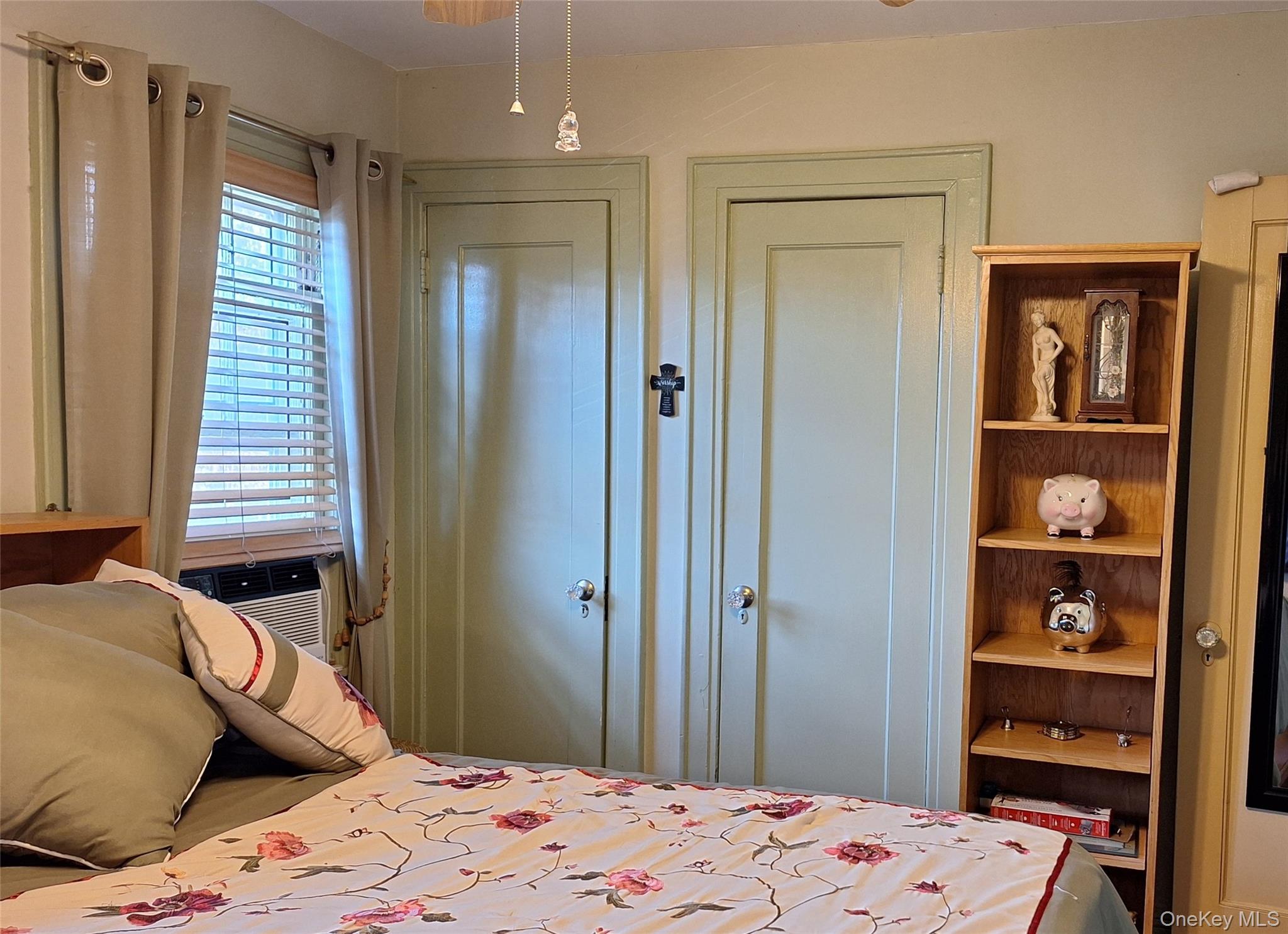 Woodhaven, New York, 11421, United States, 4 Bedrooms Bedrooms, ,2 BathroomsBathrooms,Residential,For Sale,2048228