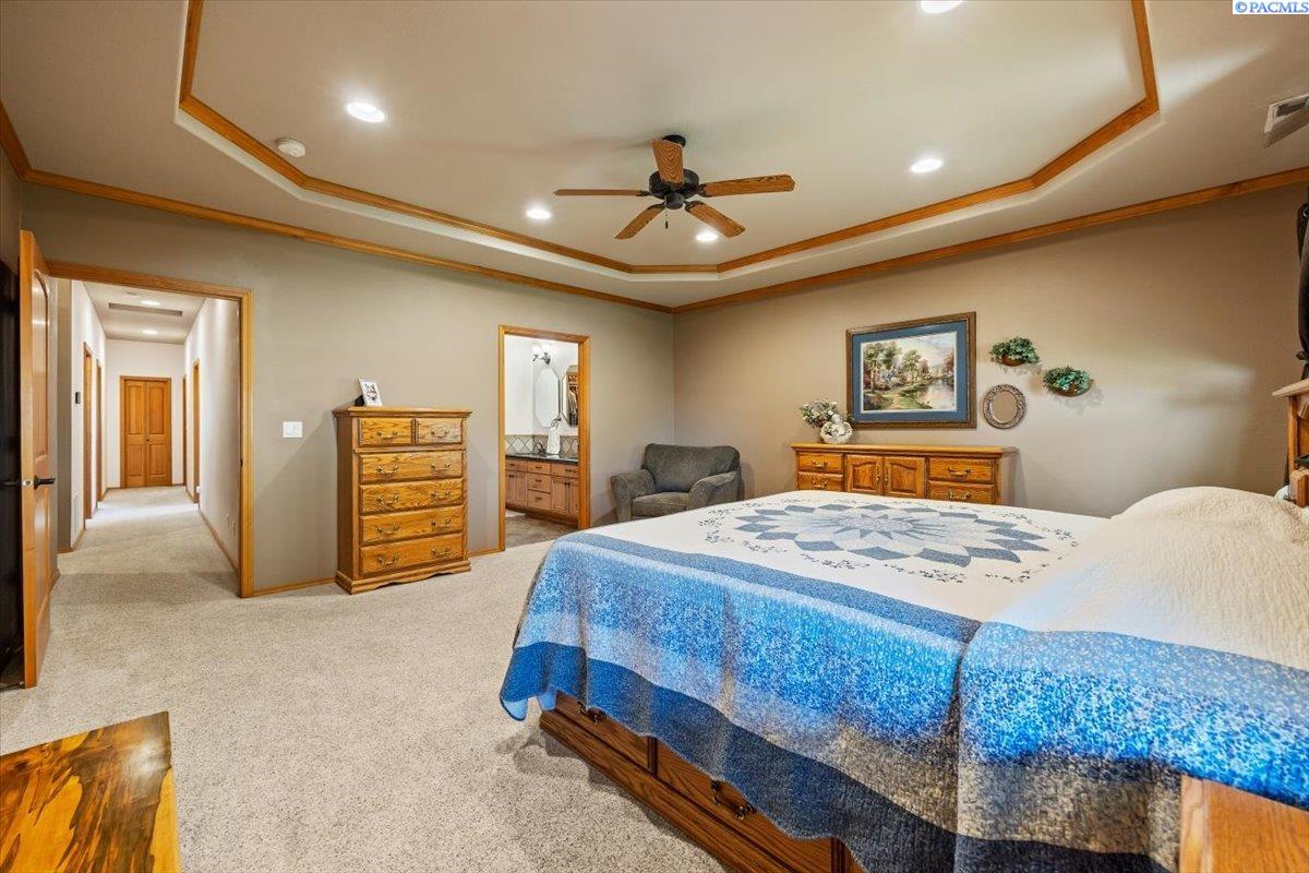 Richland, Washington, 99352, United States, 4 Bedrooms Bedrooms, ,2 BathroomsBathrooms,Residential,For Sale,1992938