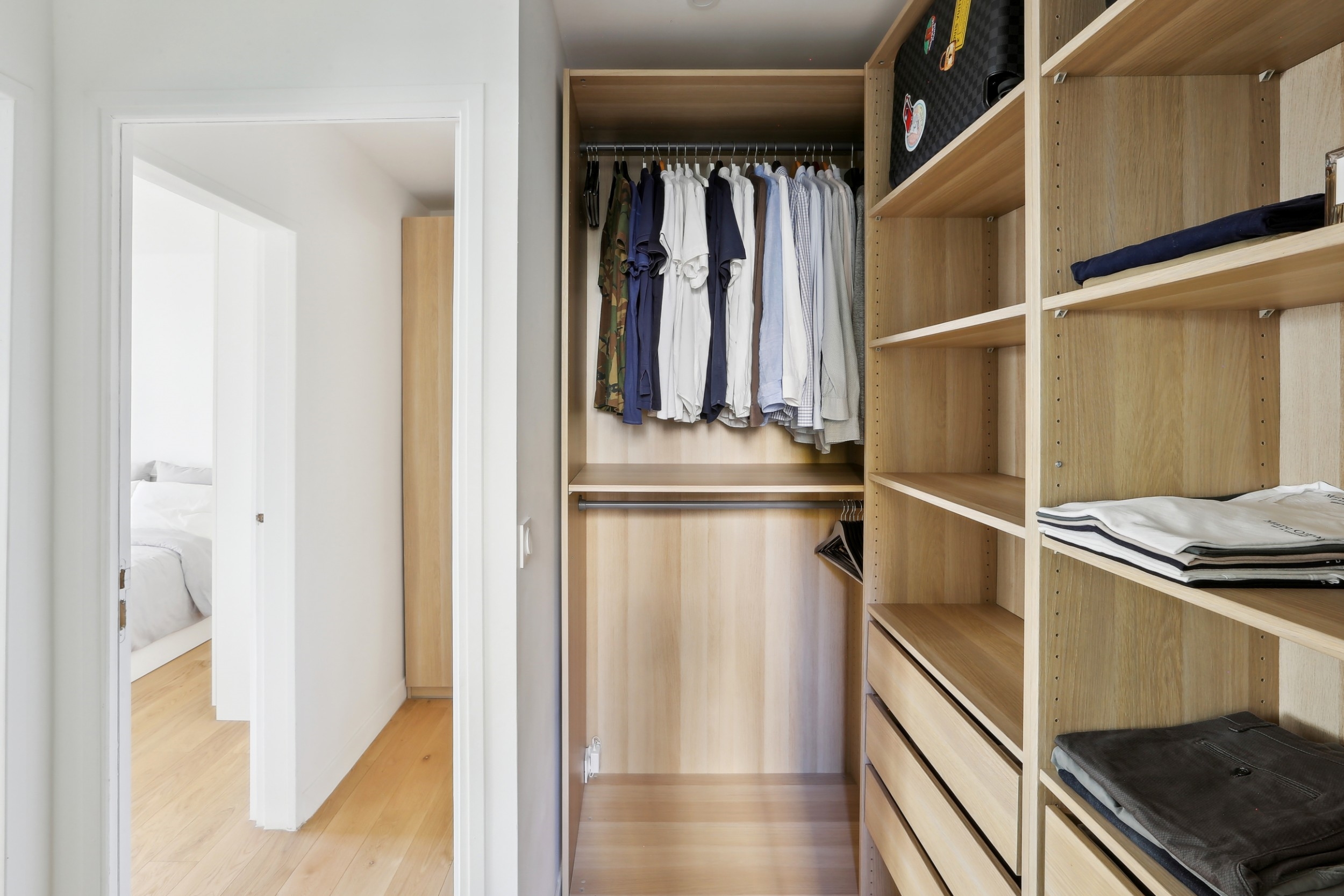  Four-Room Apartment with Balcony – Neuilly-sur-Seine – Pasteur – Inkermann - 物件實景