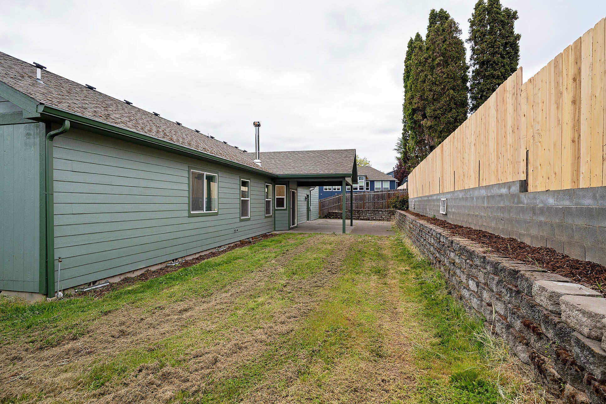 Grants Pass, Oregon, 97526, United States, 3 Bedrooms Bedrooms, ,3 BathroomsBathrooms,Residential,For Sale,1994829