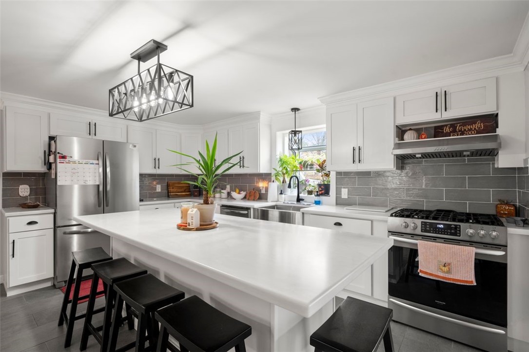 Woonsocket, Rhode Island, 02895, United States, 4 Bedrooms Bedrooms, ,2 BathroomsBathrooms,Residential,For Sale,1987551