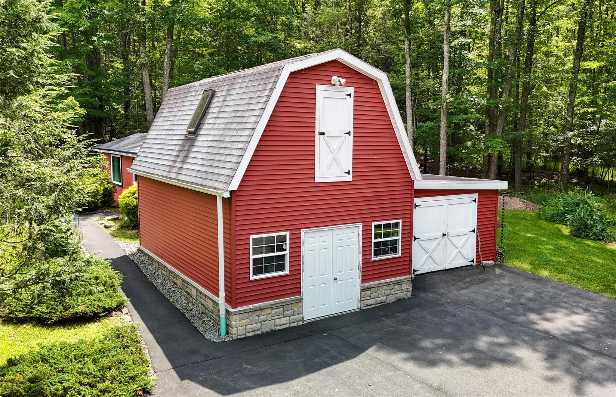 Fallsburg, New York, 12779, United States, 4 Bedrooms Bedrooms, ,2 BathroomsBathrooms,Residential,For Sale,1908547