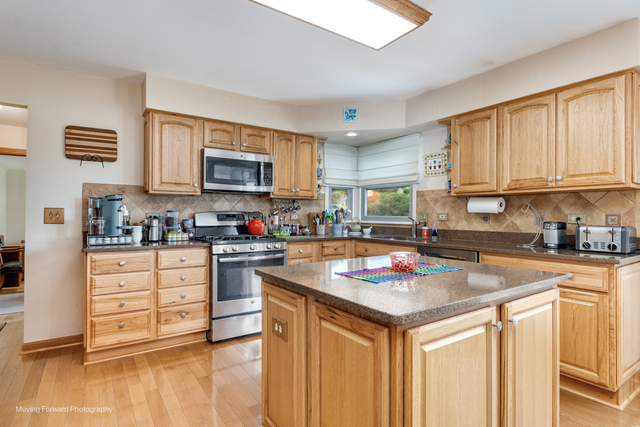 Algonquin, Illinois, 60102, United States, 4 Bedrooms Bedrooms, ,Residential,For Sale,1978319