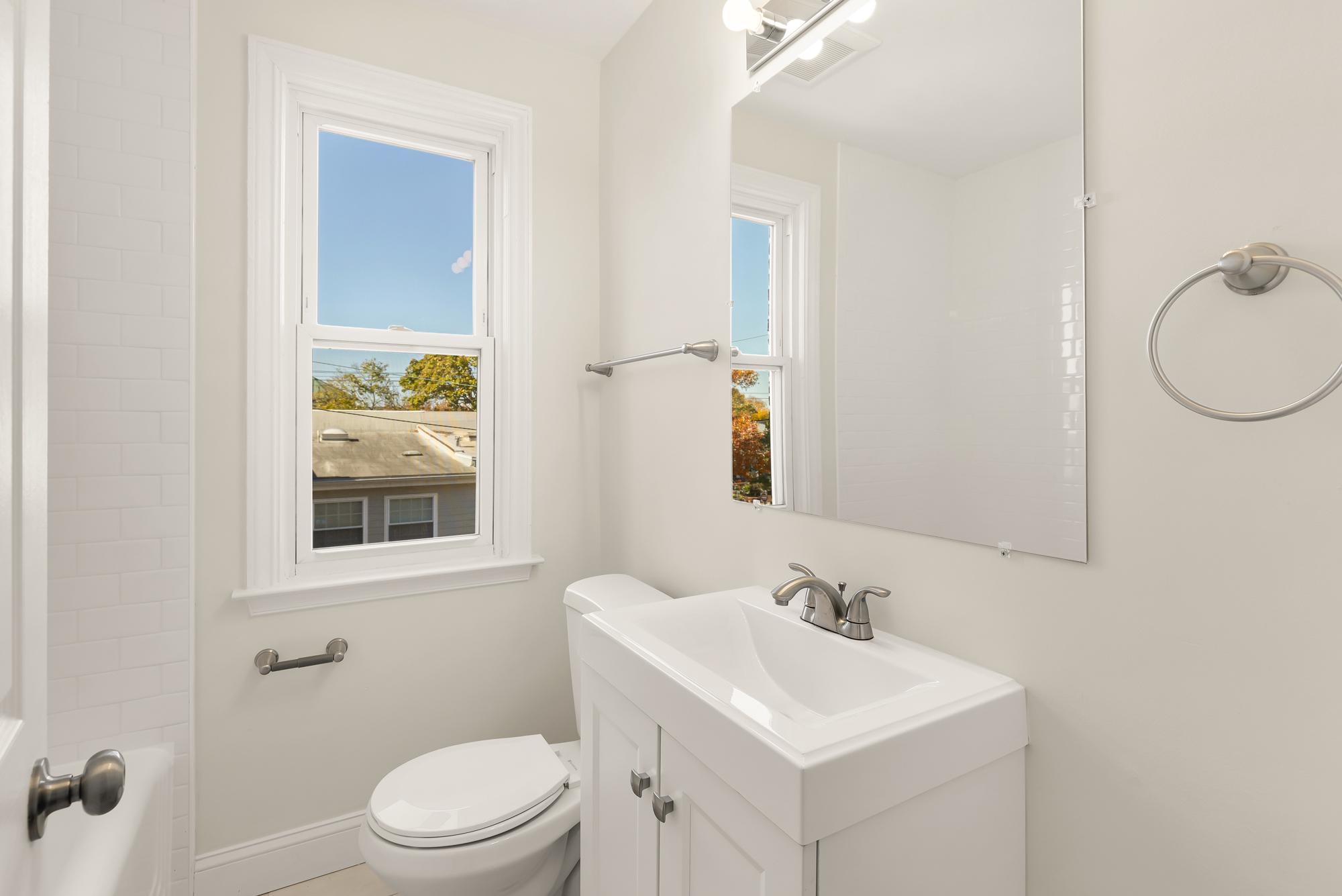  321 Crittenden Street NW, Washington, DC, 20011 - 物件實景