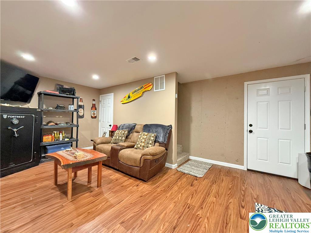 Allentown City, Pennsylvania, 18103, United States, 3 Bedrooms Bedrooms, ,2 BathroomsBathrooms,Residential,For Sale,1897296