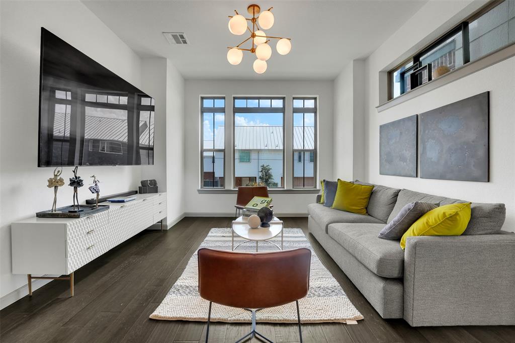 Dallas, Texas, 75212, United States, 3 Bedrooms Bedrooms, ,4 BathroomsBathrooms,Residential,For Sale,1897379