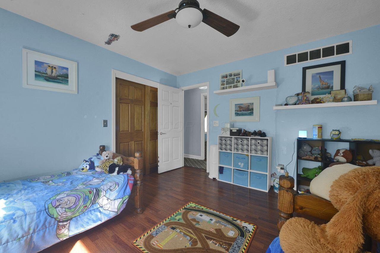 Granville, Ohio, 43023, United States, 5 Bedrooms Bedrooms, ,3 BathroomsBathrooms,Residential,For Sale,1970810