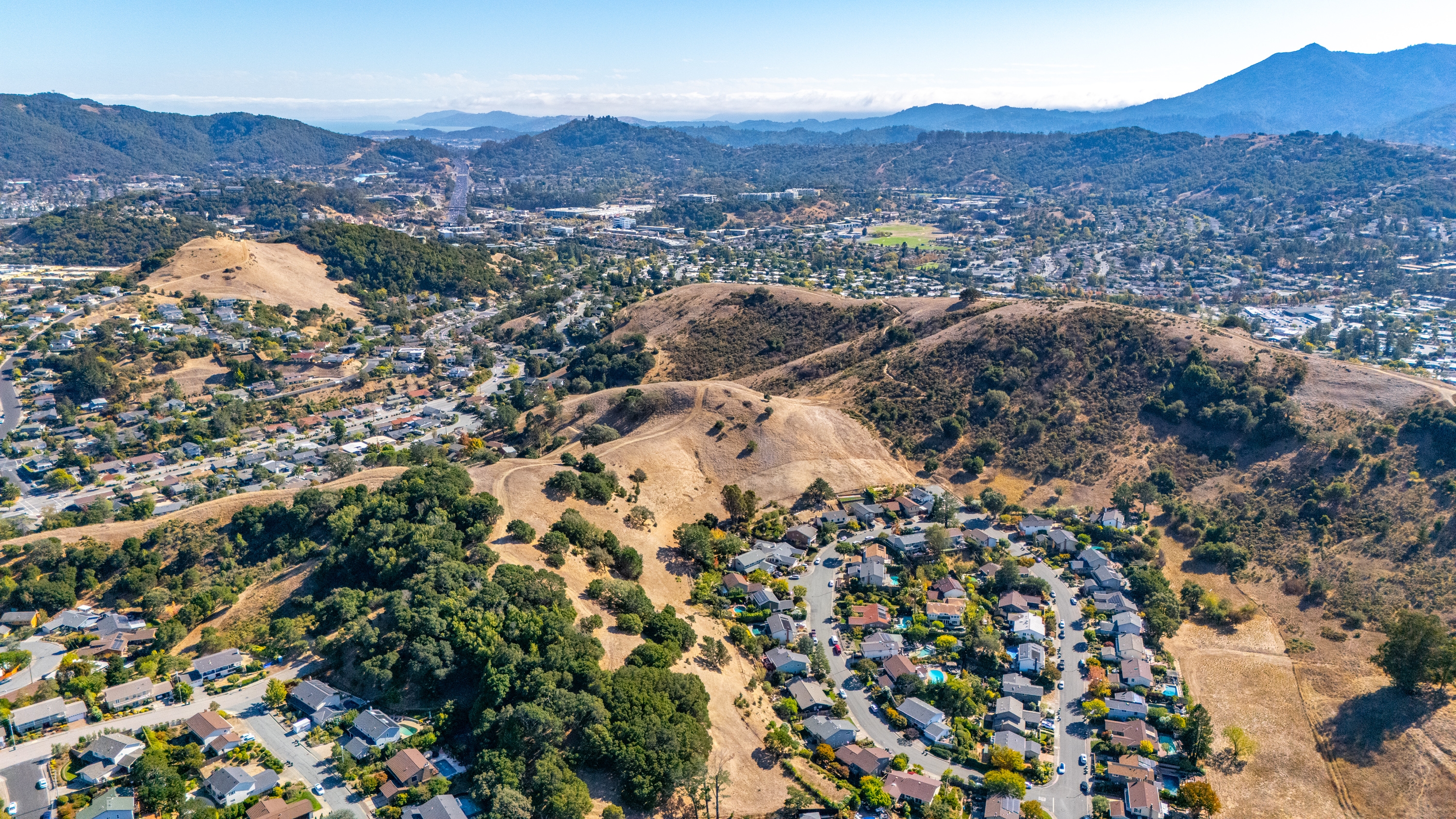  Spacious Mont Marin Contemporary with Open Space Views - 物件實景
