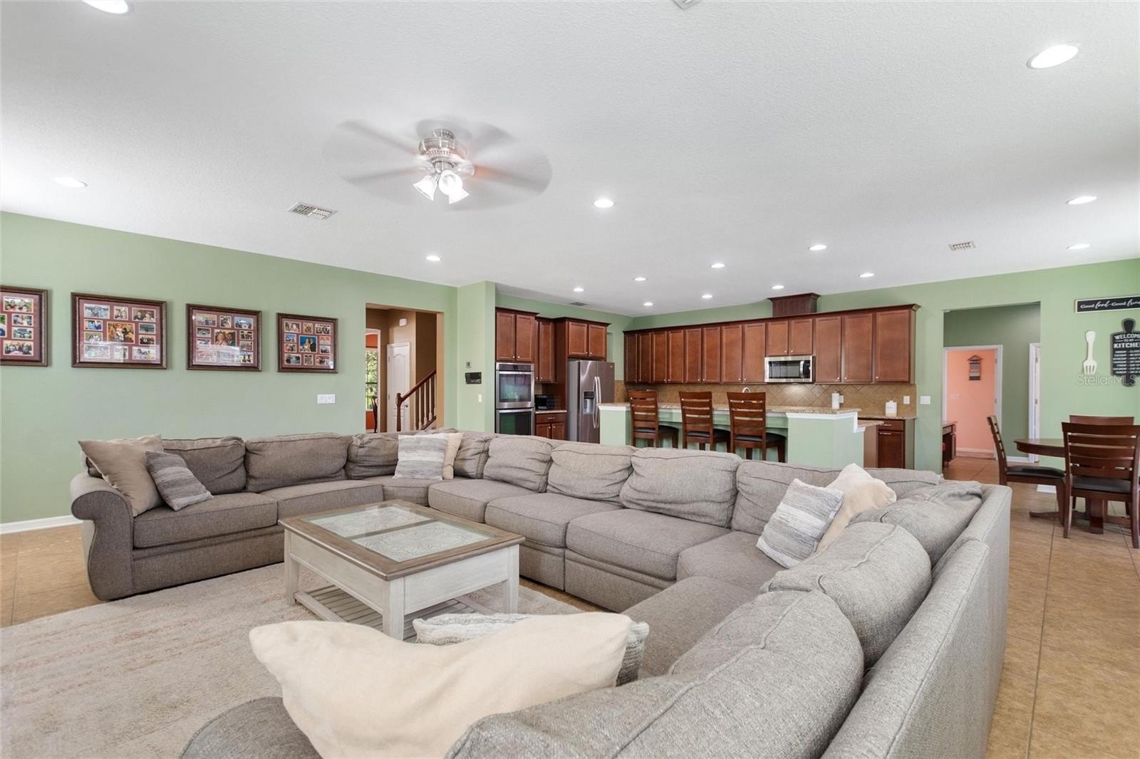 AUBURNDALE, Florida, 33823, United States, 5 Bedrooms Bedrooms, ,5 BathroomsBathrooms,Residential,For Sale,1986097