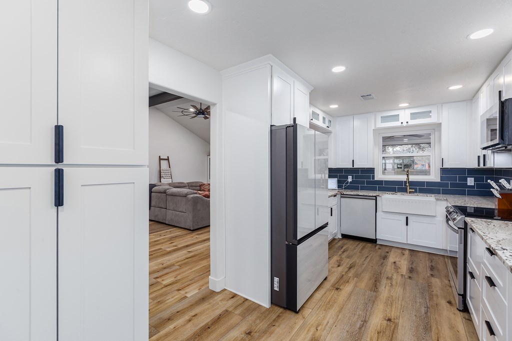 Huntington, Texas, 75949, United States, 4 Bedrooms Bedrooms, ,3 BathroomsBathrooms,Residential,For Sale,2009235