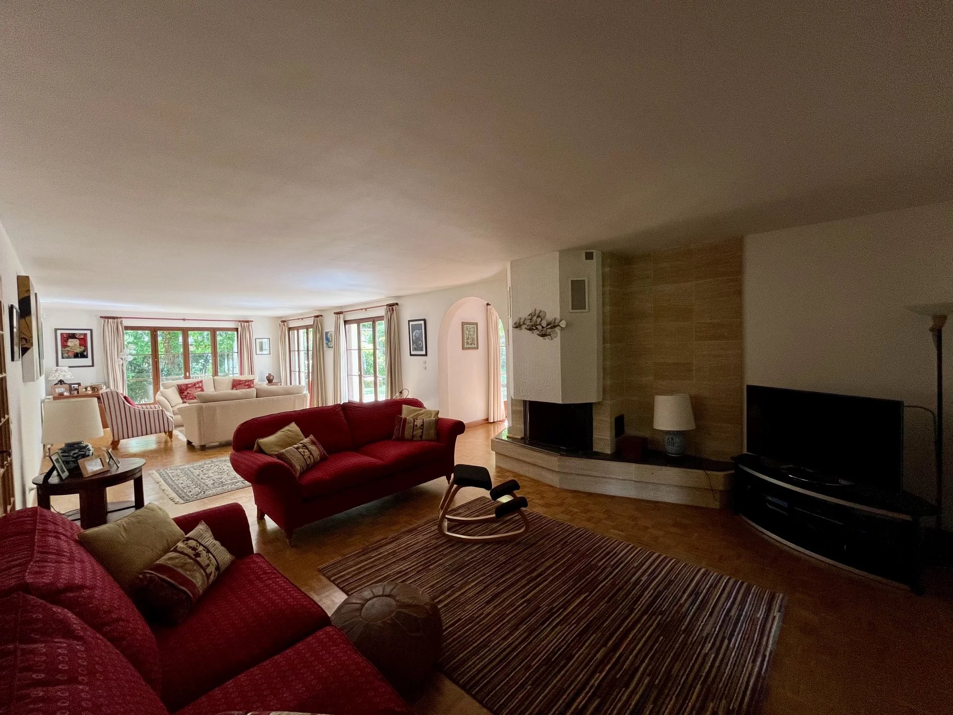 Samois-sur-Seine, Île-de-France, 77920, FR, 5 Bedrooms Bedrooms, ,4 BathroomsBathrooms,Residential,For Sale,1600874