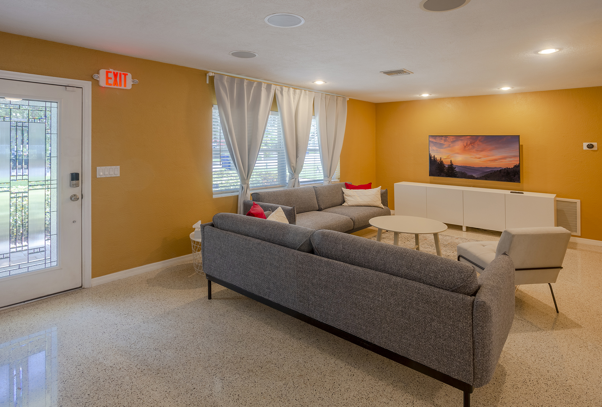 Largo, Florida, 33770, United States, 2 Bedrooms Bedrooms, ,2 BathroomsBathrooms,Residential,For Sale,1979255