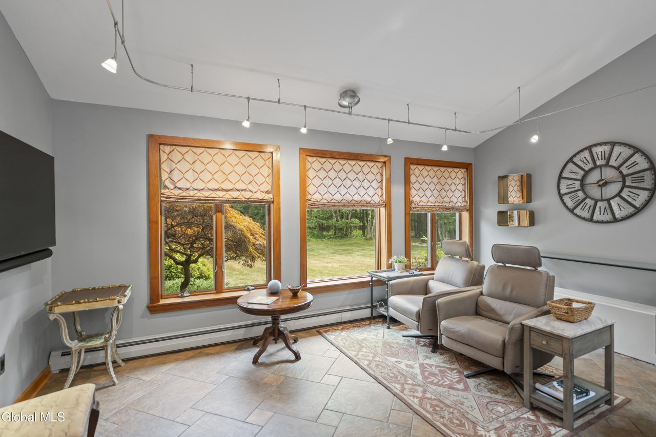 Coeymans Hollow, New York, 12046, United States, 4 Bedrooms Bedrooms, ,3 BathroomsBathrooms,Residential,For Sale,1907699