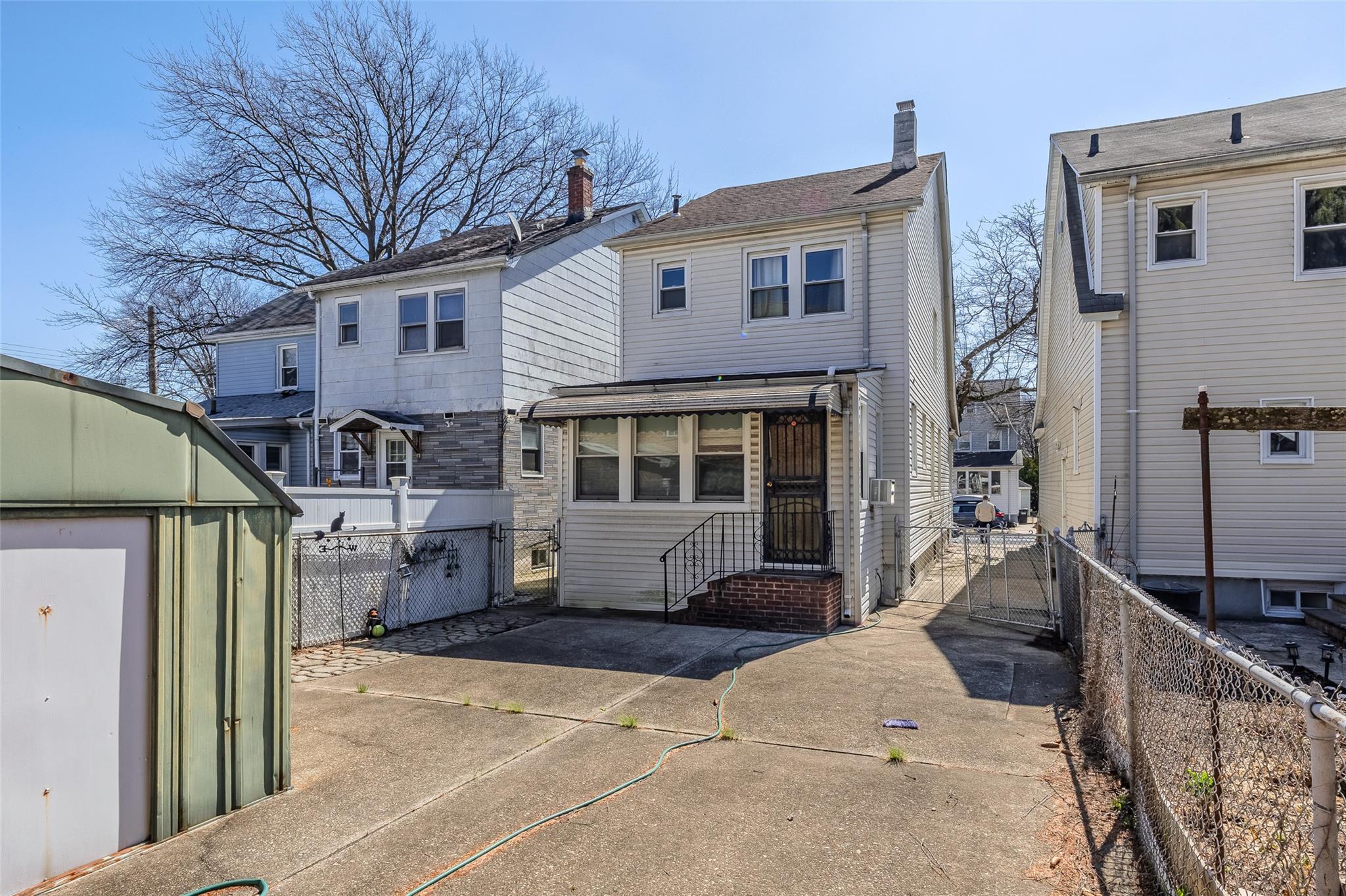 Queens Village, New York, 11428, United States, 4 Bedrooms Bedrooms, ,2 BathroomsBathrooms,Residential,For Sale,1752730