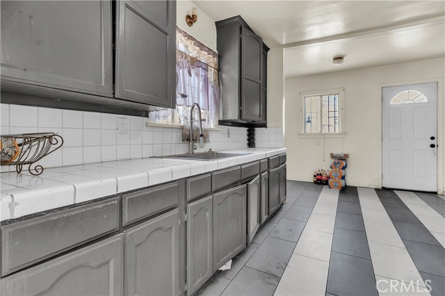 Los Angeles, California, 90061, United States, 3 Bedrooms Bedrooms, ,2 BathroomsBathrooms,Residential,For Sale,2048568