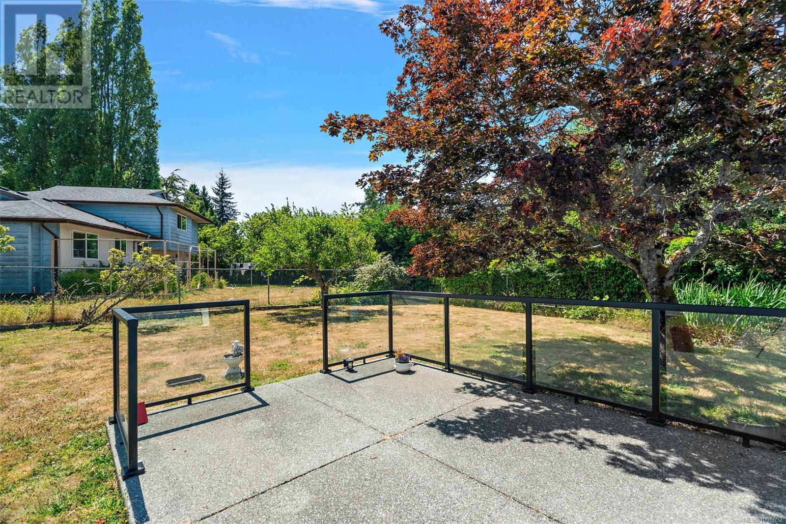 SAANICH, British Columbia, V8N 2E2, CA, 4 Bedrooms Bedrooms, ,3 BathroomsBathrooms,Residential,For Sale,1950351