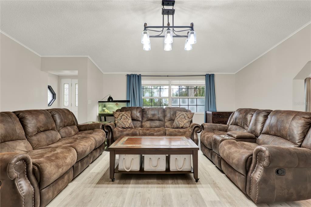 Apopka, Florida, 32712, United States, 4 Bedrooms Bedrooms, ,3 BathroomsBathrooms,Residential,For Sale,1901270