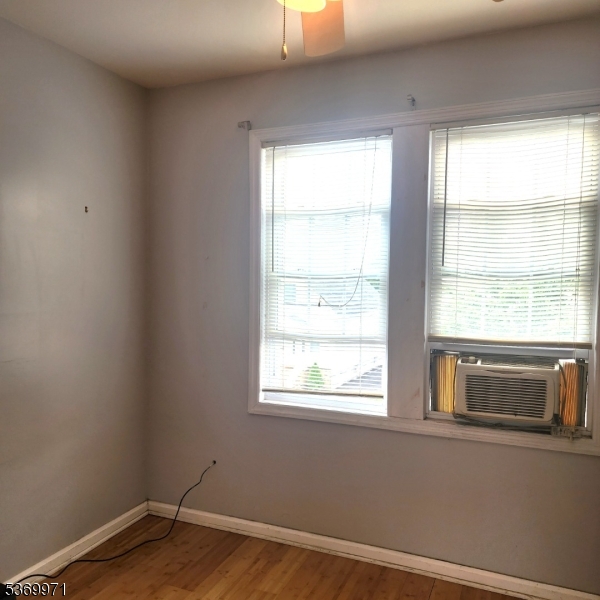 Linden City, New Jersey, 07036, United States, 4 Bedrooms Bedrooms, ,2 BathroomsBathrooms,Residential,For Sale,1890310