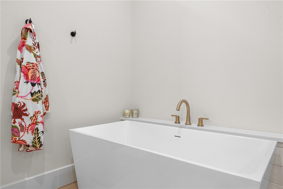 College Station, Texas, 77845, United States, 5 Bedrooms Bedrooms, ,5 BathroomsBathrooms,Residential,For Sale,2028405