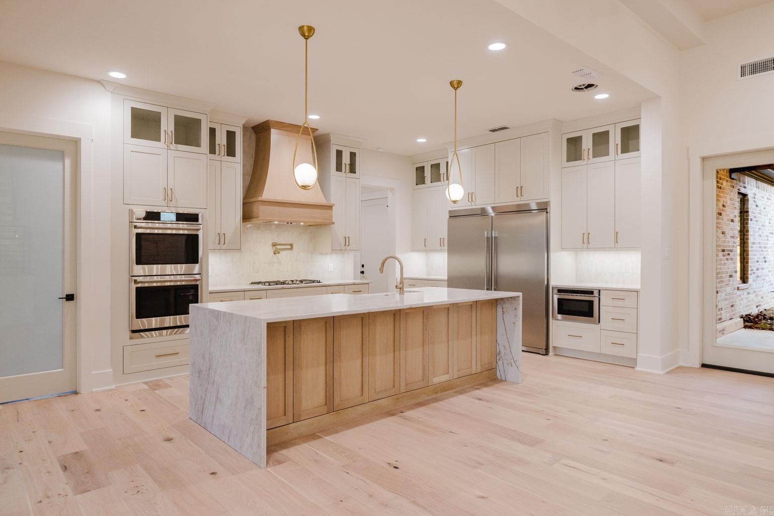 Benton, Arkansas, 72019, United States, 4 Bedrooms Bedrooms, ,4 BathroomsBathrooms,Residential,For Sale,2005771