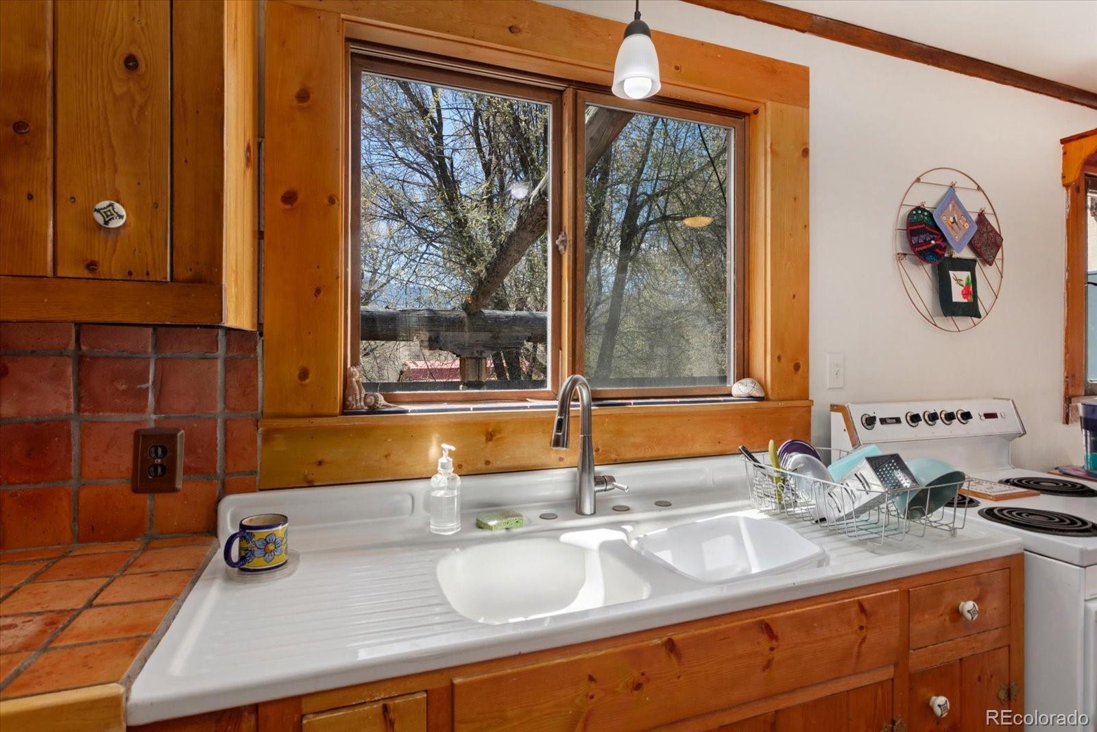 Salida, Colorado, 81201, United States, 2 Bedrooms Bedrooms, ,1 BathroomBathrooms,Residential,For Sale,2044333