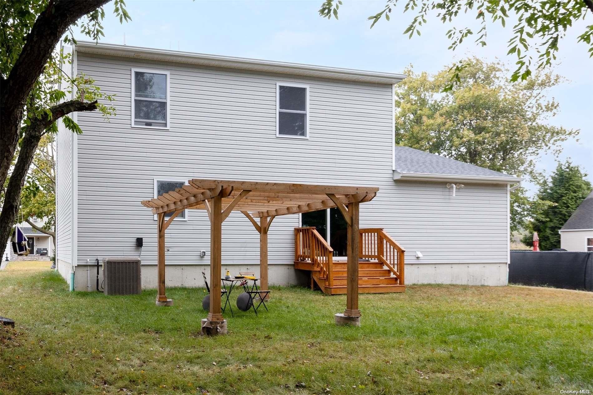 8 Narcissus Road W, Mastic Beach, New York, 11951, United States, 4 Bedrooms Bedrooms, ,3 BathroomsBathrooms,Residential,For Sale,8 Narcissus Road W,1659609