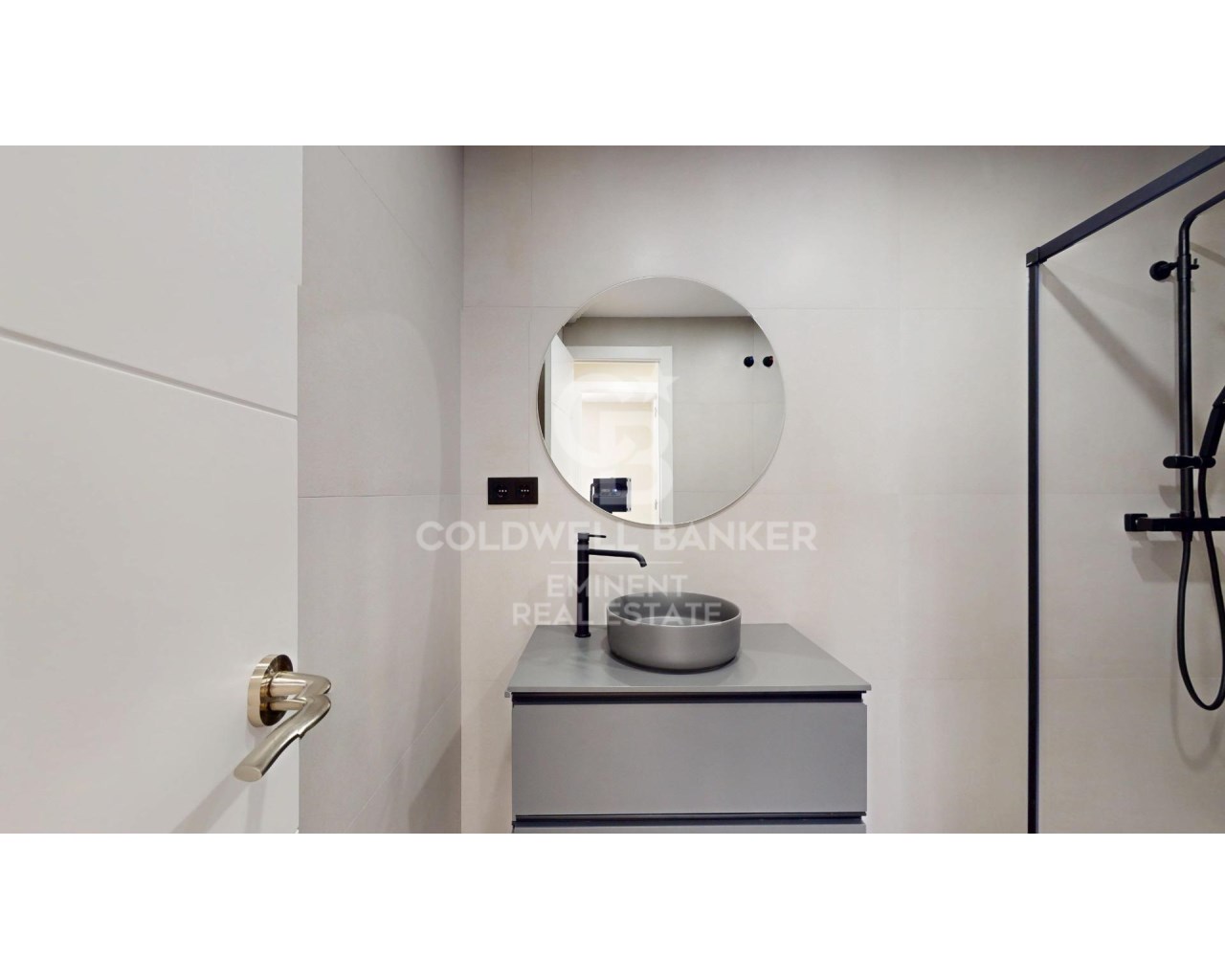 Barcelona, Catalonia, ES, 4 Bedrooms Bedrooms, ,2 BathroomsBathrooms,Residential,For Sale,1826815