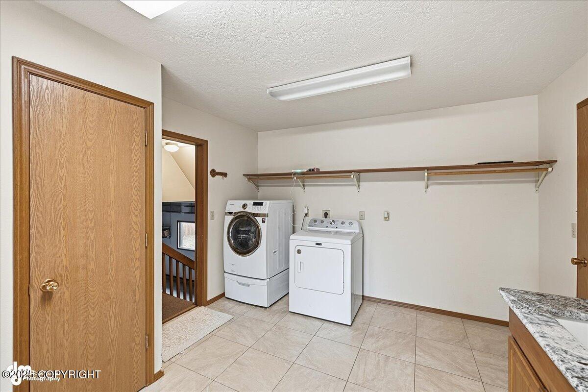 Kenai, Alaska, 99611, United States, 4 Bedrooms Bedrooms, ,3 BathroomsBathrooms,Residential,For Sale,2001523