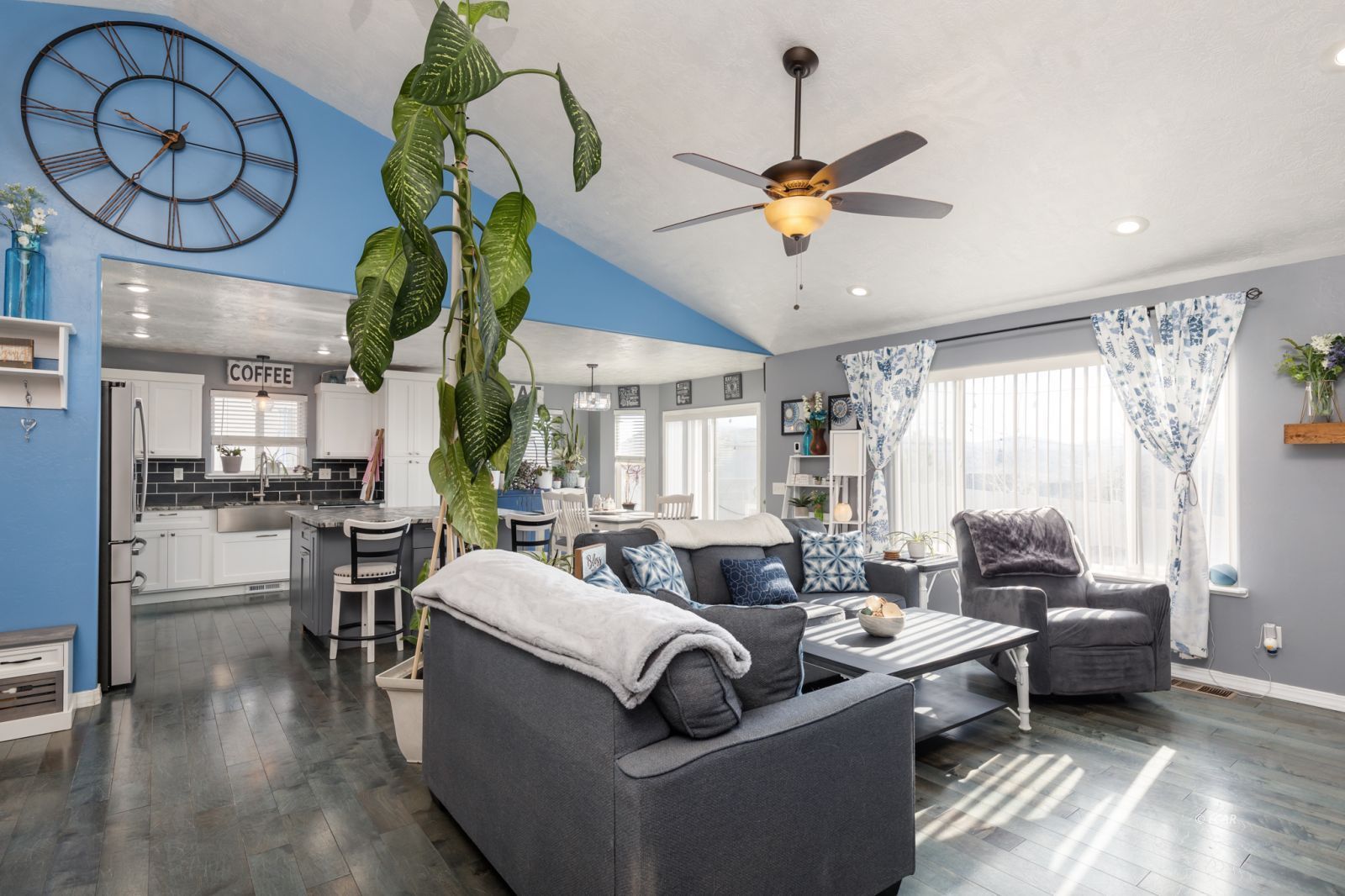 Elko, Nevada, 89801, United States, 5 Bedrooms Bedrooms, ,3 BathroomsBathrooms,Residential,For Sale,1691636