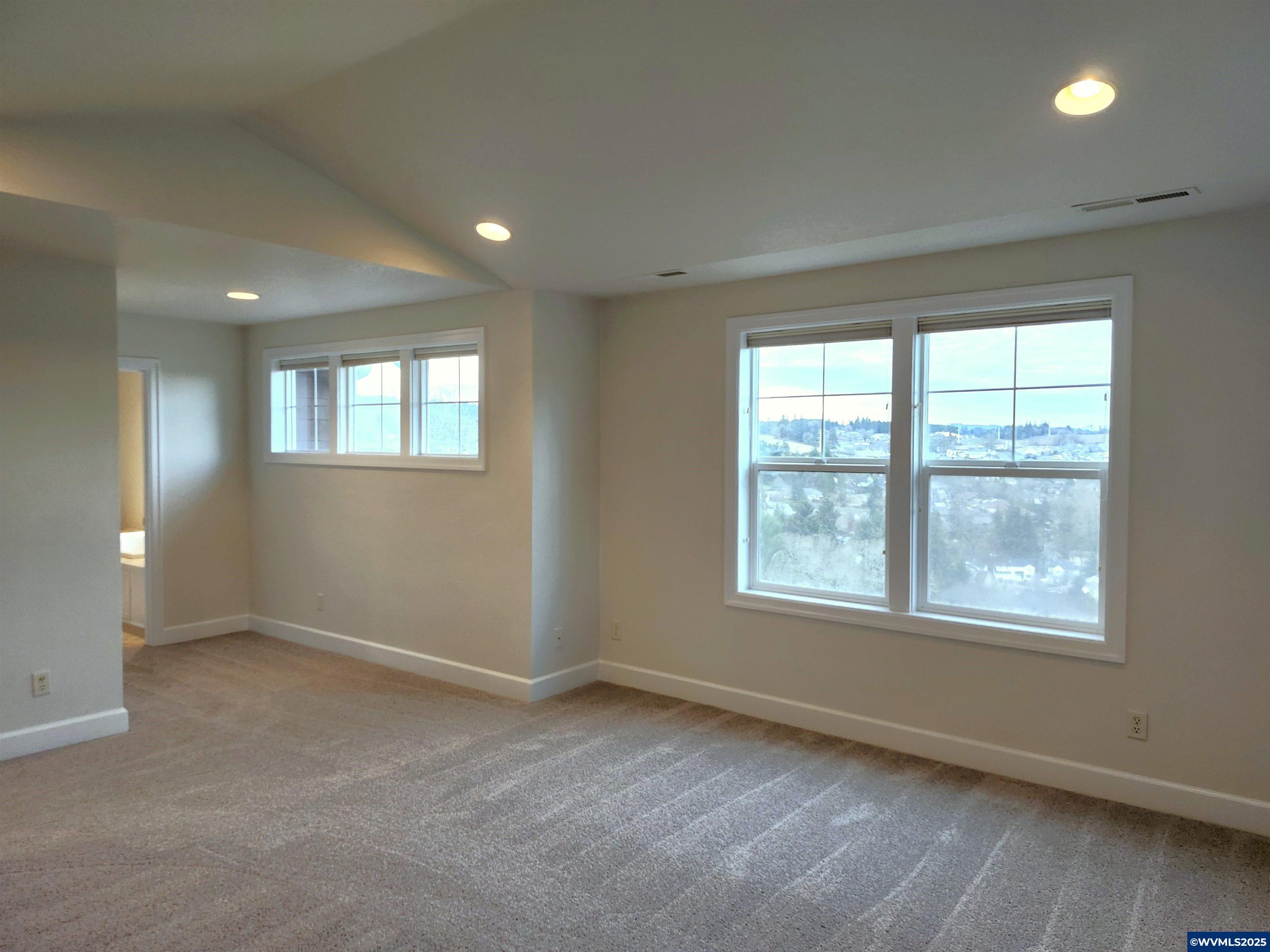 Salem, Oregon, 97304, United States, 4 Bedrooms Bedrooms, ,3 BathroomsBathrooms,Residential,For Sale,1840463