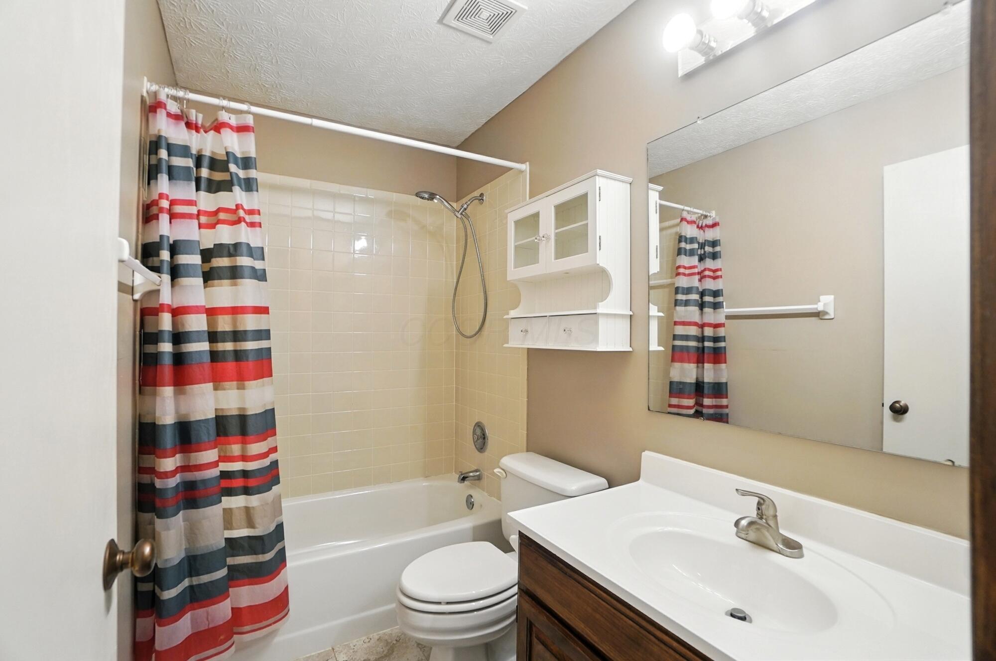 Dublin, Ohio, 43016, United States, 4 Bedrooms Bedrooms, ,3 BathroomsBathrooms,Residential,For Sale,1940366
