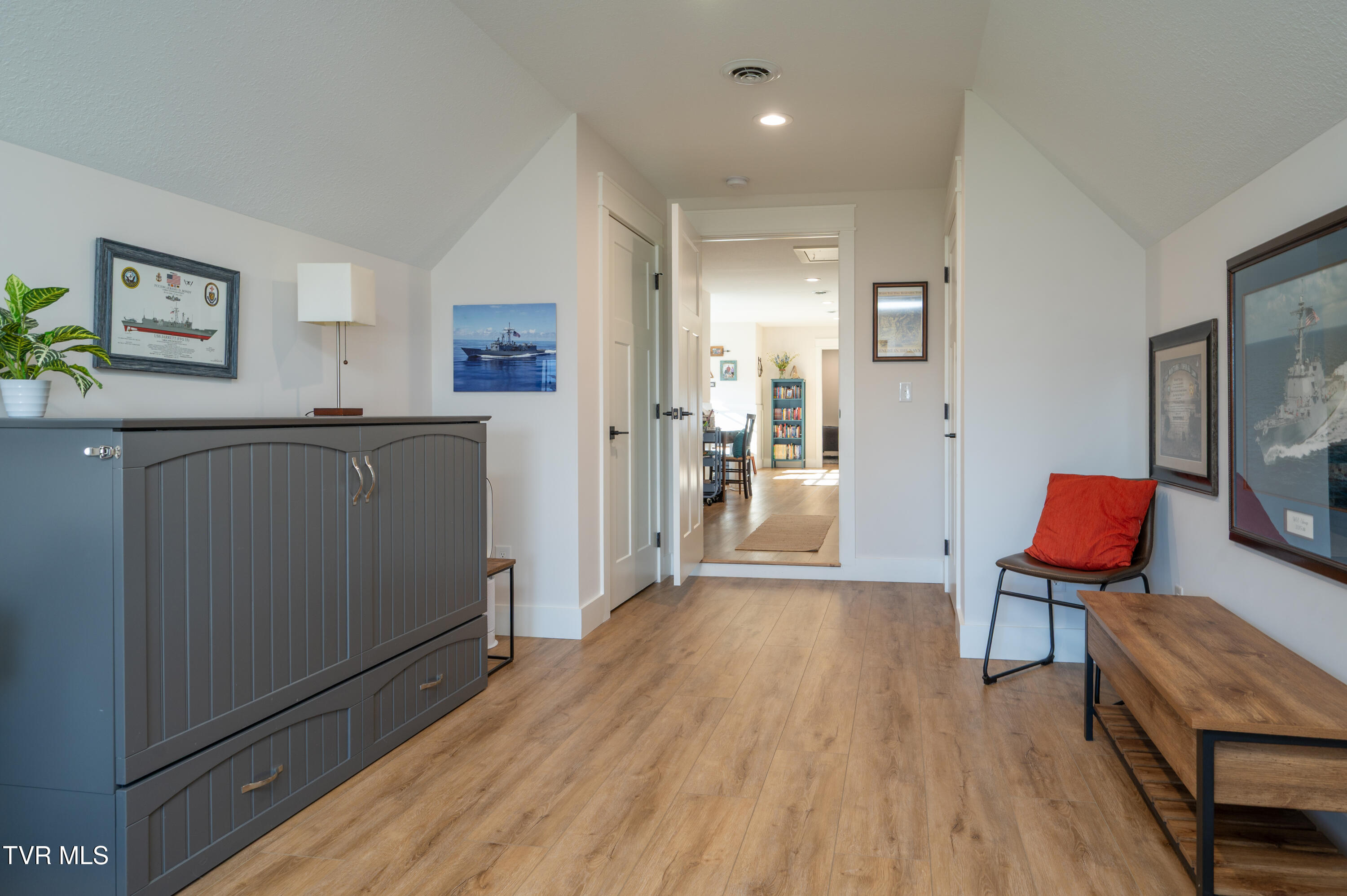 Greeneville, Tennessee, 37745, United States, 4 Bedrooms Bedrooms, ,3 BathroomsBathrooms,Residential,For Sale,2005652