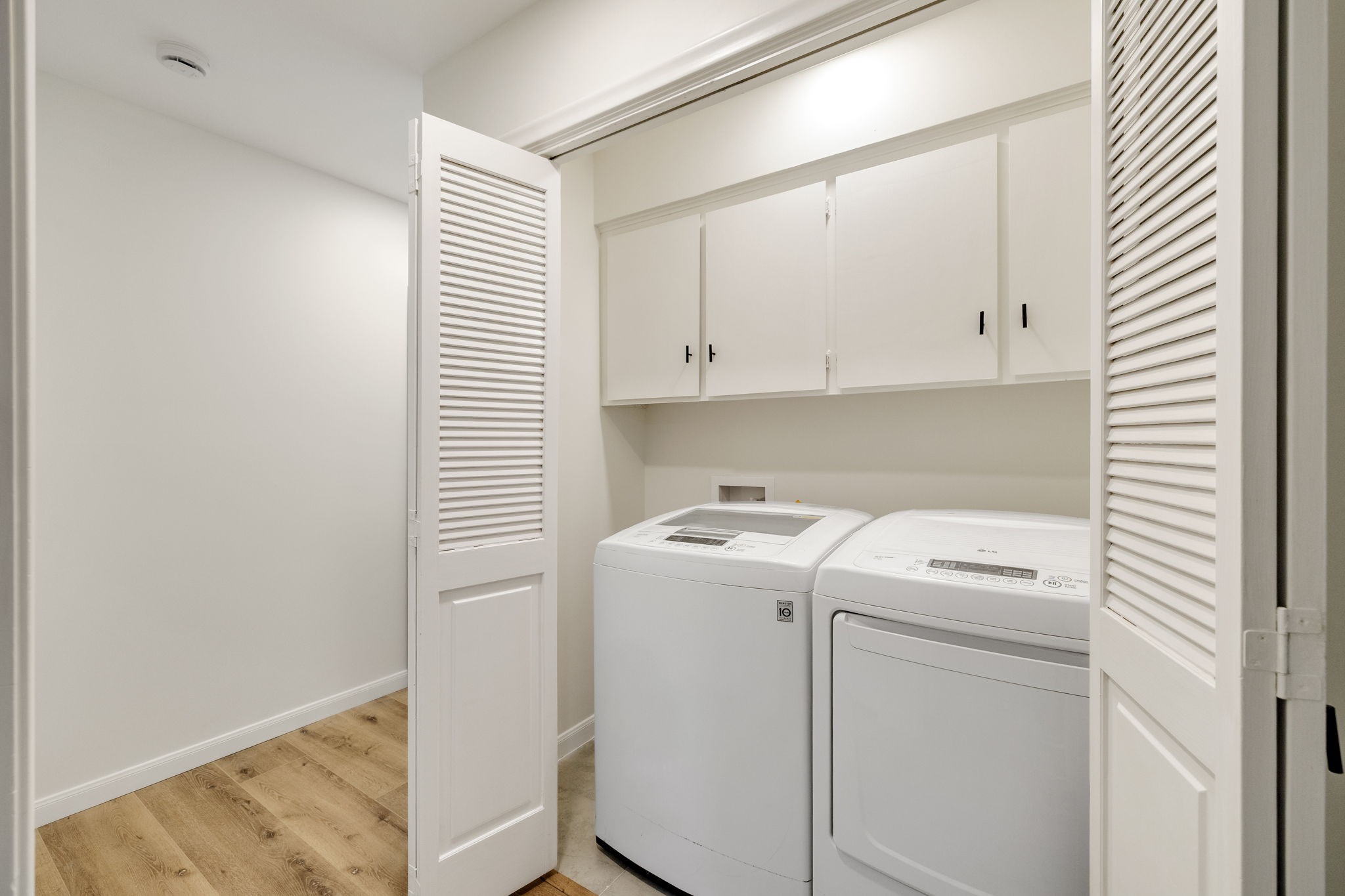 Irving, Texas, 75062, United States, 4 Bedrooms Bedrooms, ,3 BathroomsBathrooms,Residential,For Sale,1933641