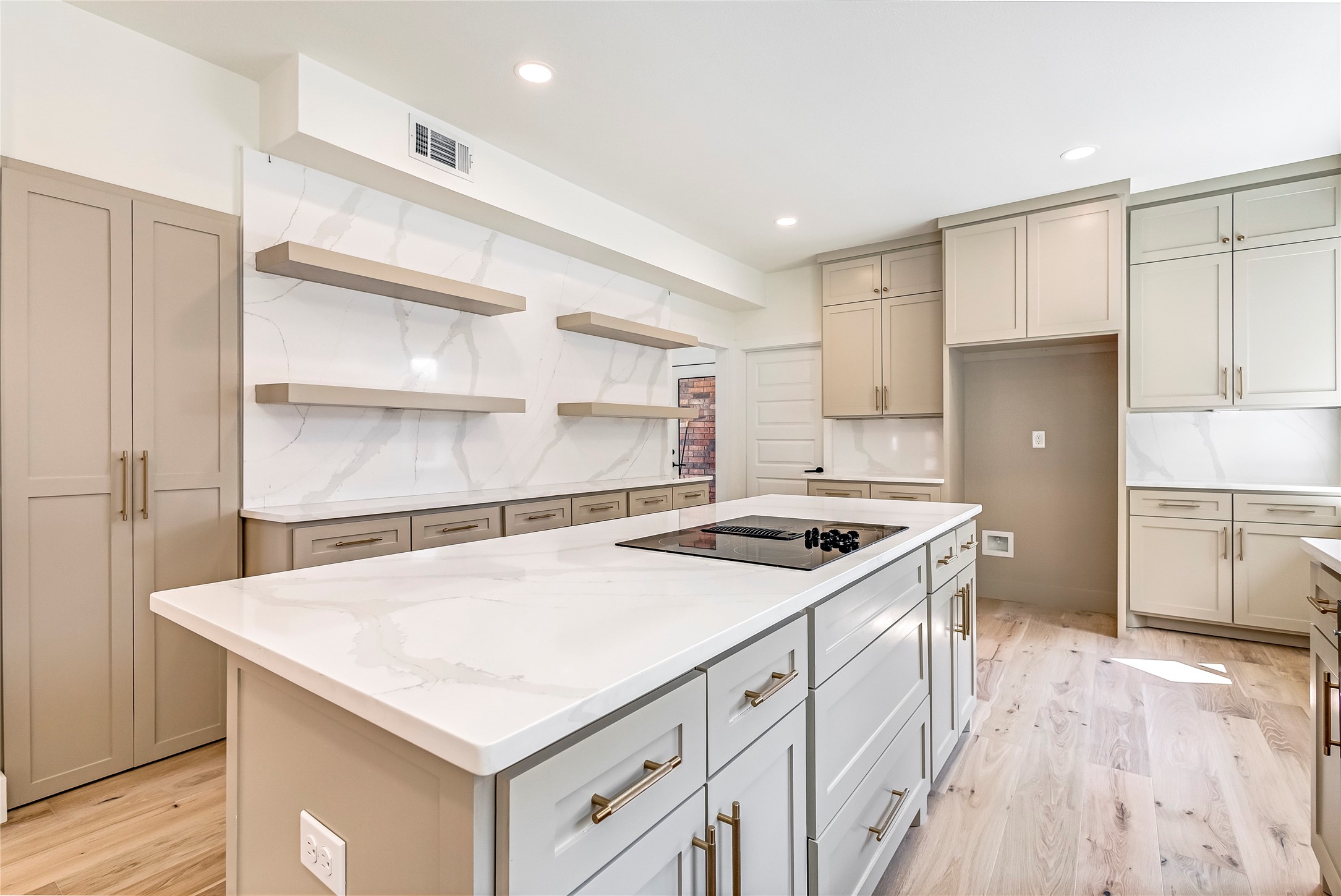 Plano, Texas, 75024, United States, 5 Bedrooms Bedrooms, ,4 BathroomsBathrooms,Residential,For Sale,1933059