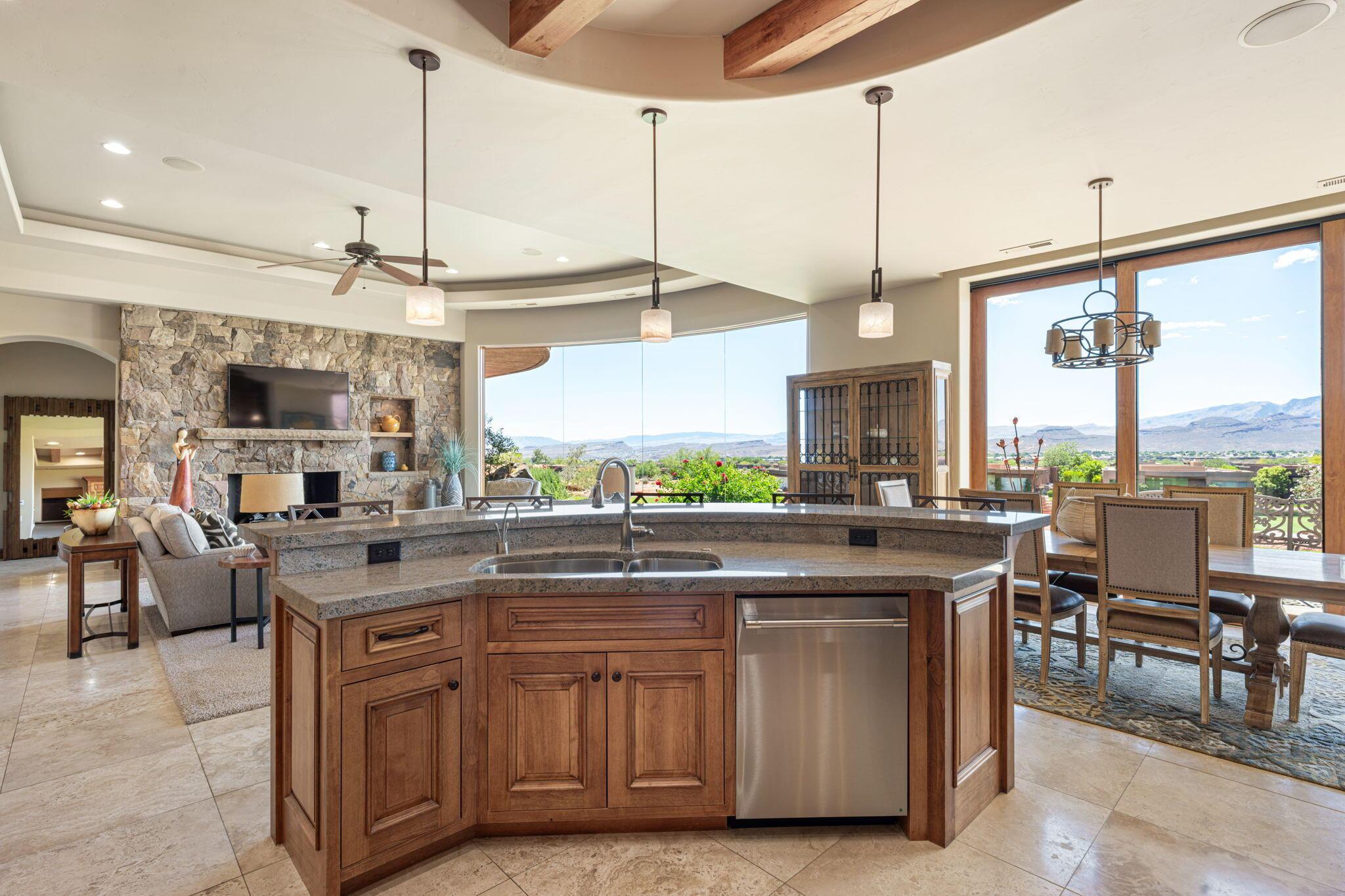 St George, Utah, 84770, United States, 6 Bedrooms Bedrooms, ,7 BathroomsBathrooms,Residential,For Sale,2049159