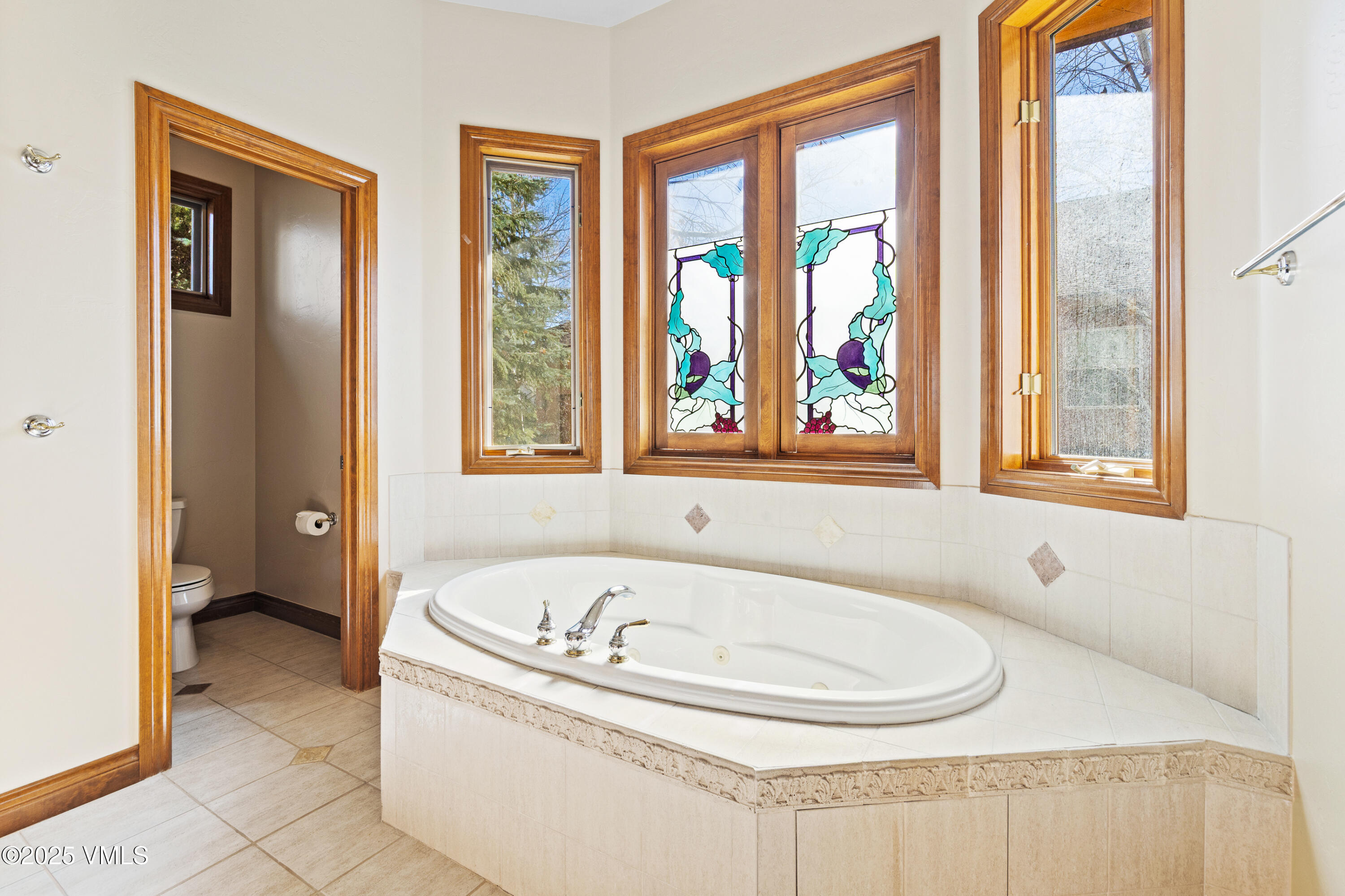 Gypsum, Colorado, 81637, United States, 6 Bedrooms Bedrooms, ,5 BathroomsBathrooms,Residential,For Sale,1987676