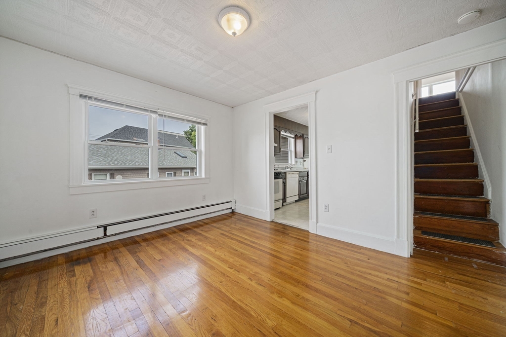 Quincy, Massachusetts, 02169, United States, 3 Bedrooms Bedrooms, ,2 BathroomsBathrooms,Residential,For Sale,1951174