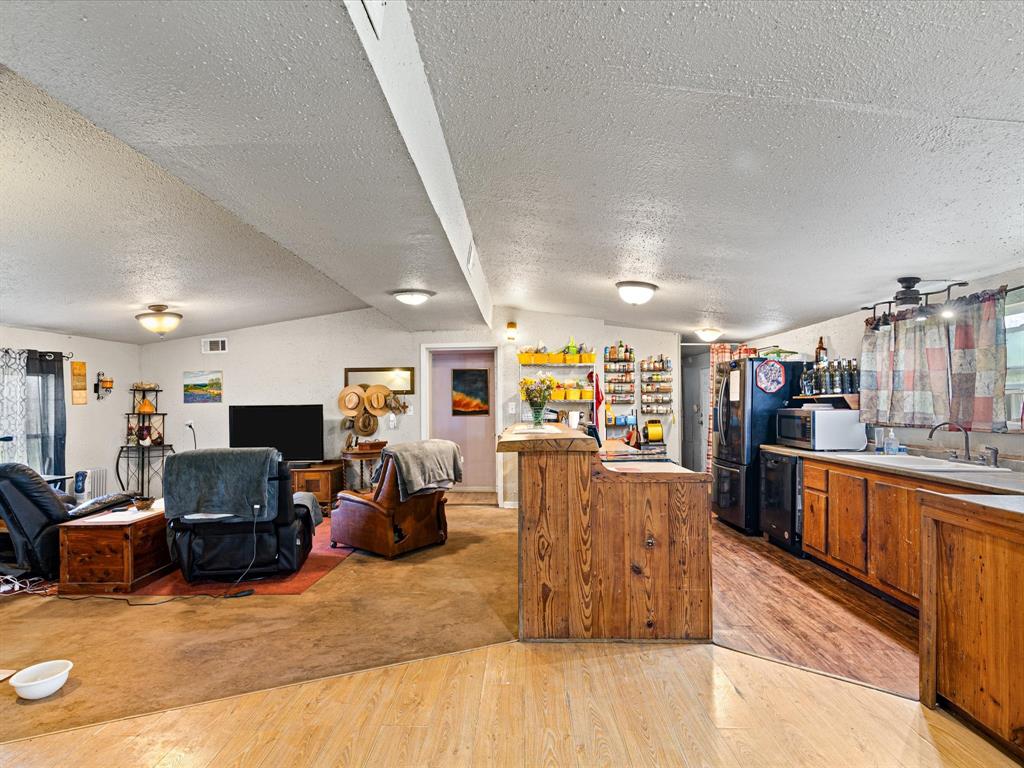 Ennis, Texas, 75119, United States, 3 Bedrooms Bedrooms, ,3 BathroomsBathrooms,Residential,For Sale,1928326