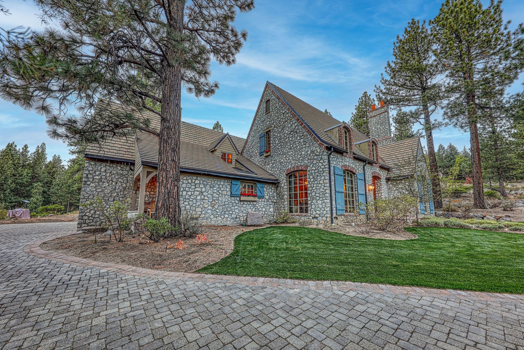  THE BENNINGTON ESTATE - Elegance of the French Alps - Spirit of the Sierras - 物件實景