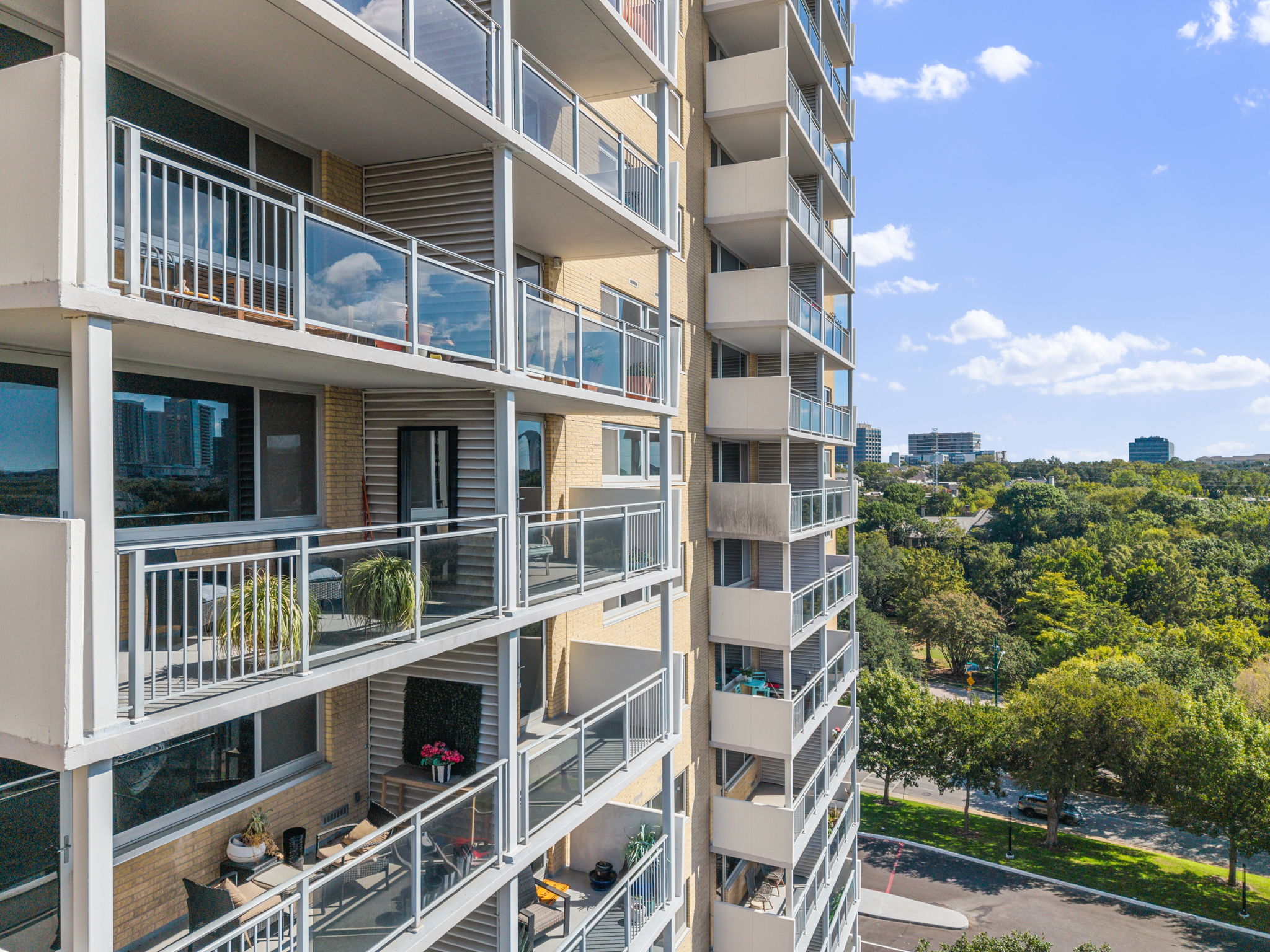  3883 Turtle Creek Boulevard #909 - 物件實景