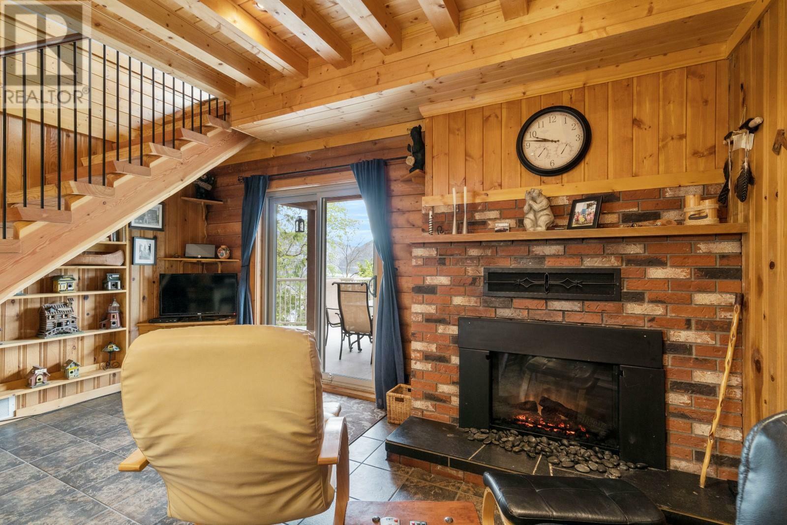 SICAMOUS, British Columbia, V0E 2V0, CA, 4 Bedrooms Bedrooms, ,3 BathroomsBathrooms,Residential,For Sale,1837612