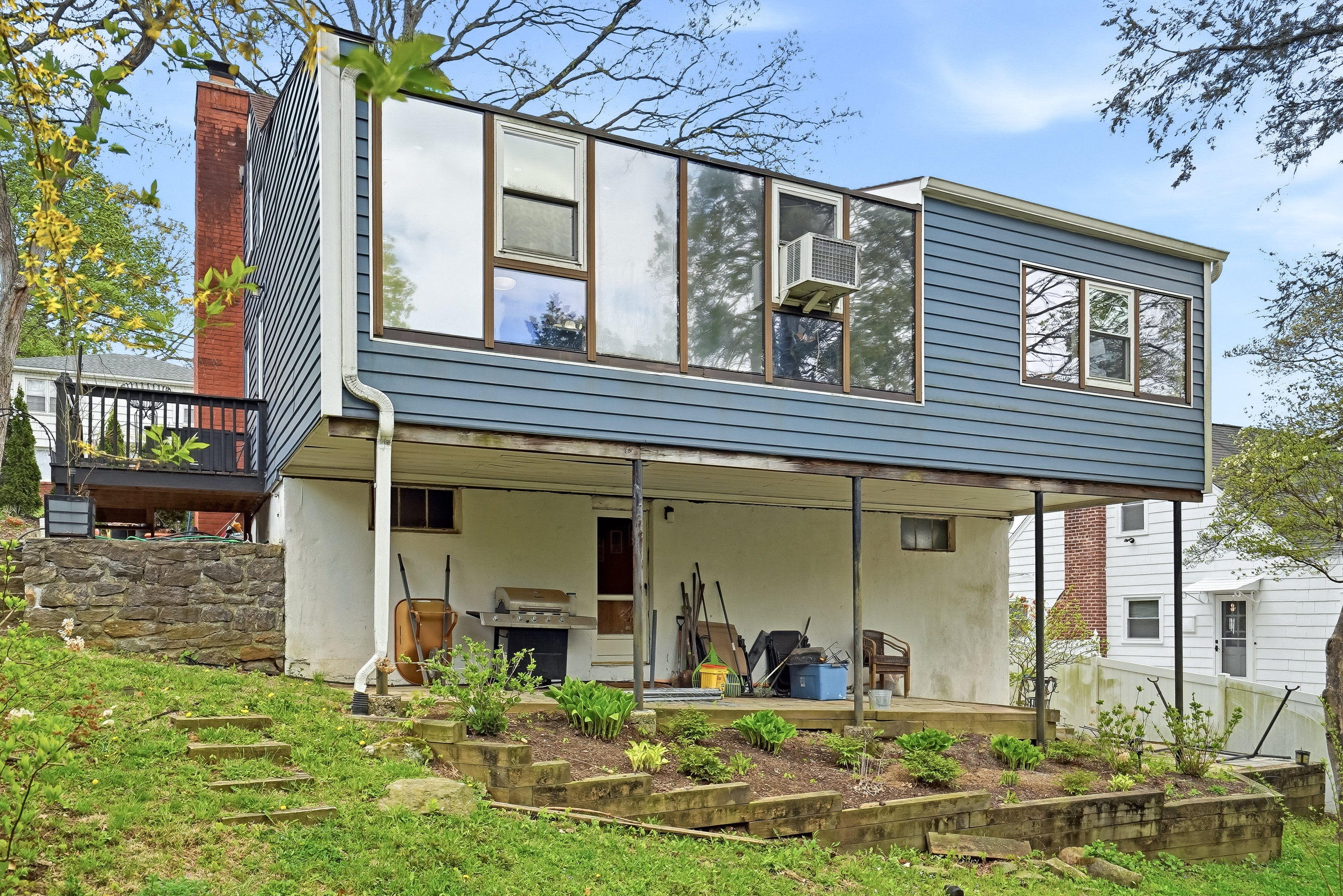  Adorable Cape Colonial in Manor Woods - 物件實景