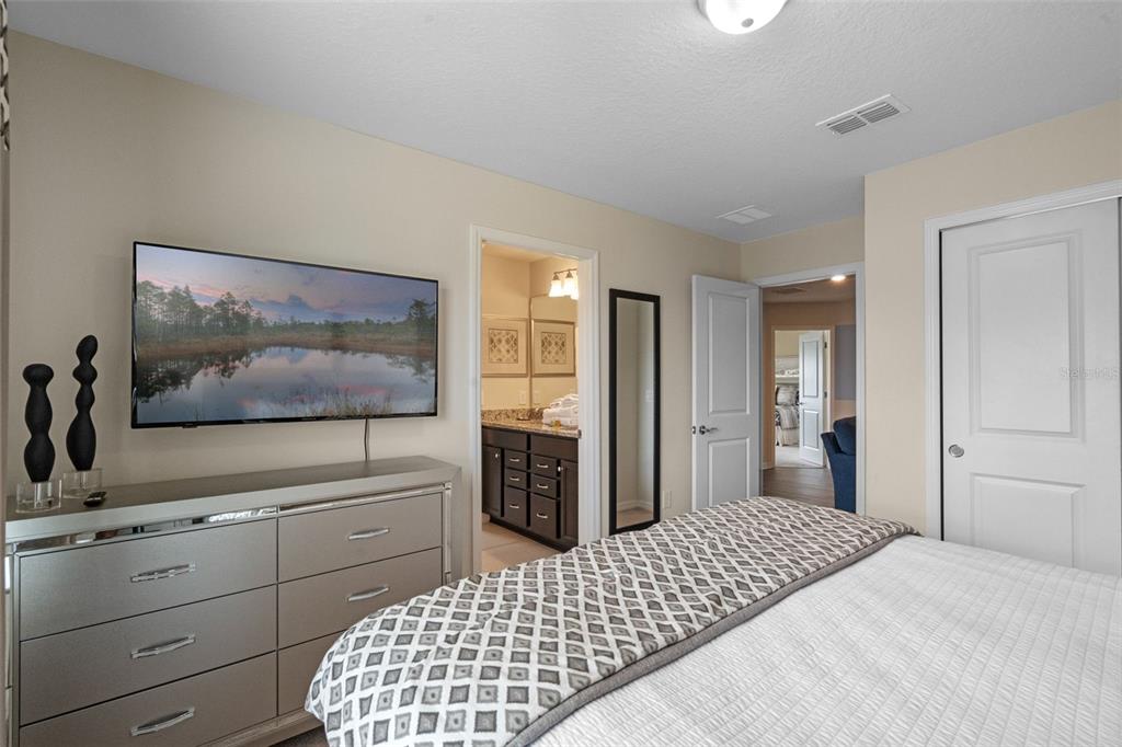 Davenport, Florida, 33897, United States, 10 Bedrooms Bedrooms, ,8 BathroomsBathrooms,Residential,For Sale,1897449